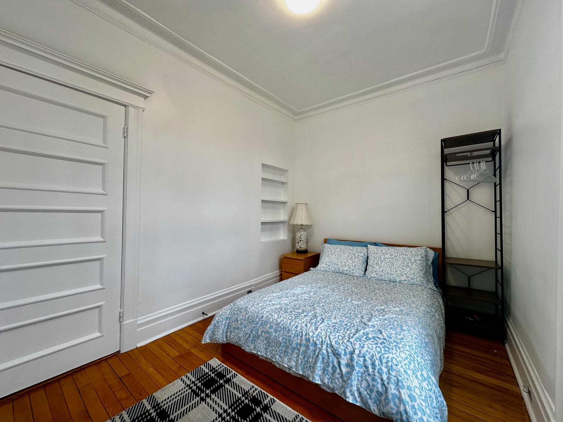 Montréal (Côte-Des-Neiges/Notre-Dame-De-Grâce), QC H4A 3H2, Canada, 3 Bedrooms Bedrooms, ,1 BathroomBathrooms,Residential,Active,35879