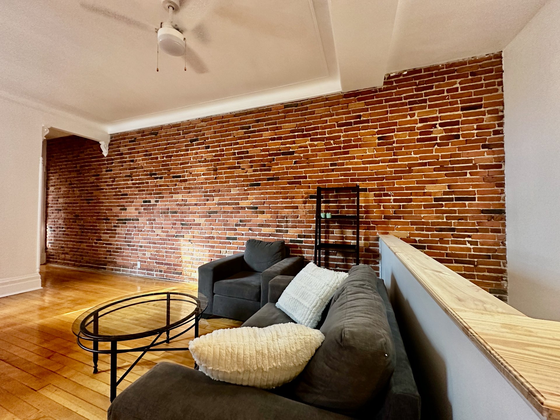 Montréal (Côte-Des-Neiges/Notre-Dame-De-Grâce), QC H4A 3H2, Canada, 3 Bedrooms Bedrooms, ,1 BathroomBathrooms,Residential,Active,35879