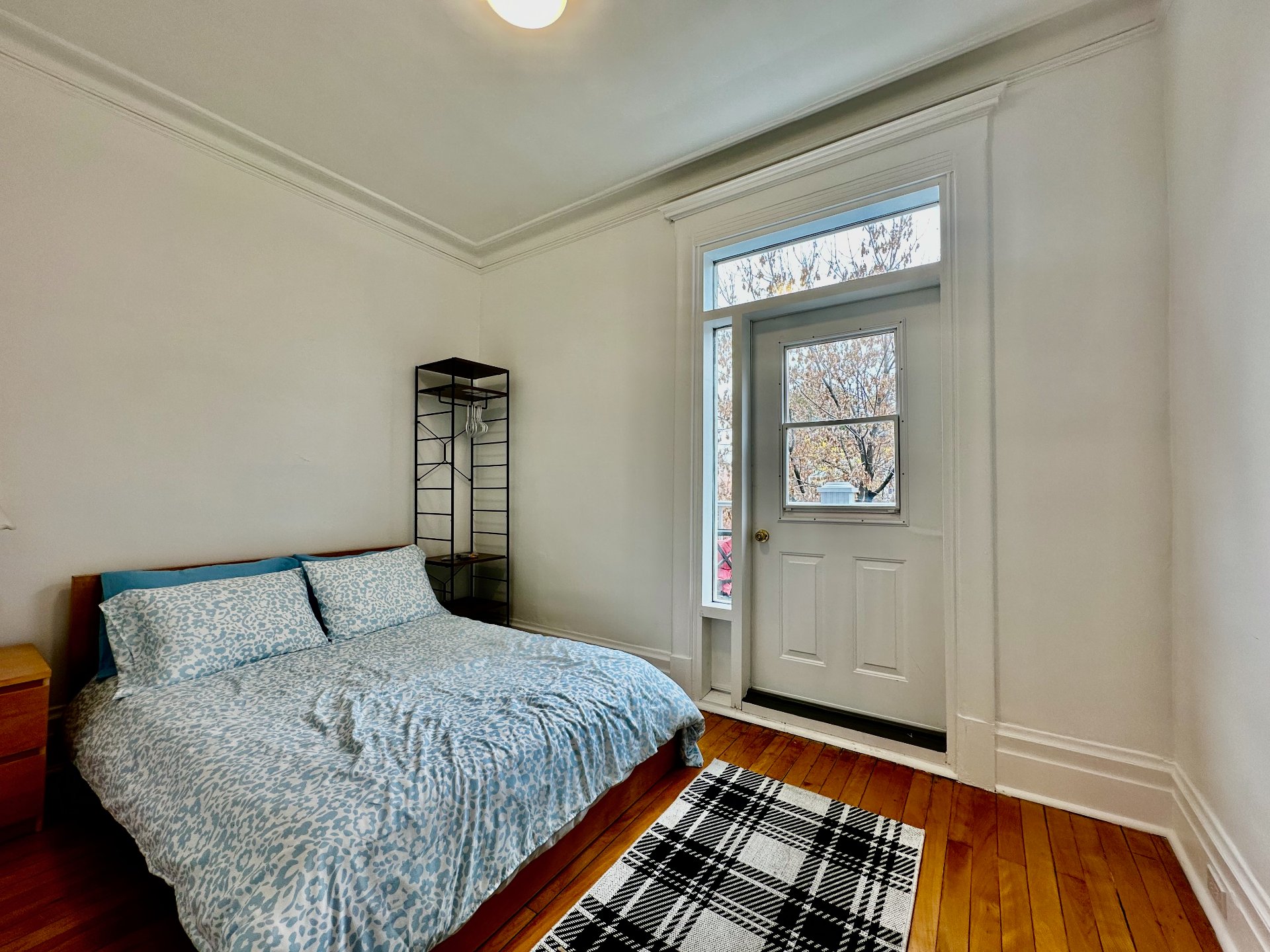 Montréal (Côte-Des-Neiges/Notre-Dame-De-Grâce), QC H4A 3H2, Canada, 3 Bedrooms Bedrooms, ,1 BathroomBathrooms,Residential,Active,35879