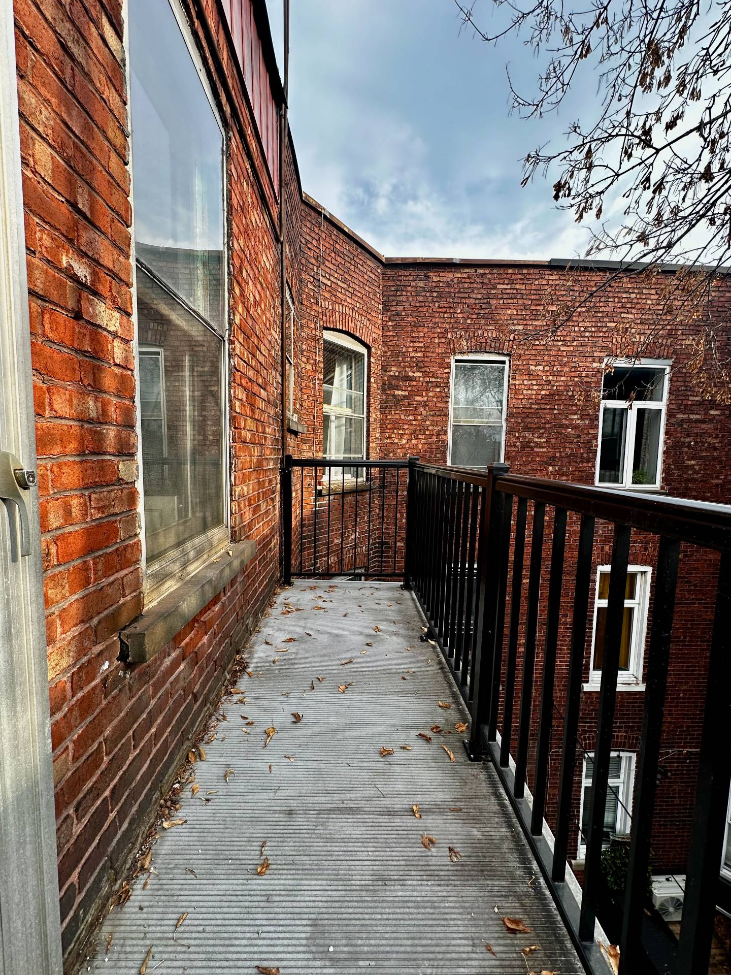 Montréal (Côte-Des-Neiges/Notre-Dame-De-Grâce), QC H4A 3H2, Canada, 3 Bedrooms Bedrooms, ,1 BathroomBathrooms,Residential,Active,35879