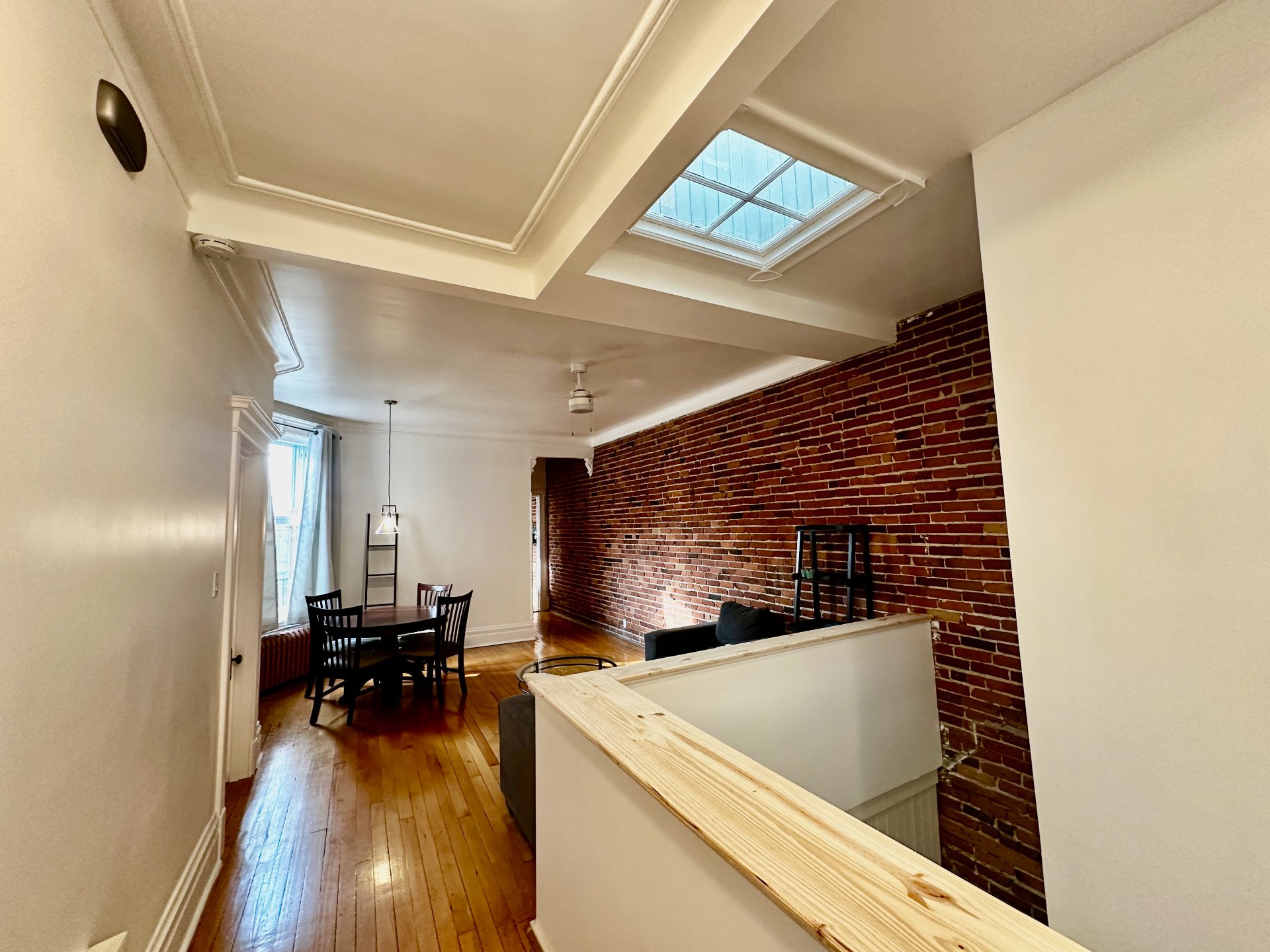 Montréal (Côte-Des-Neiges/Notre-Dame-De-Grâce), QC H4A 3H2, Canada, 3 Bedrooms Bedrooms, ,1 BathroomBathrooms,Residential,Active,35879