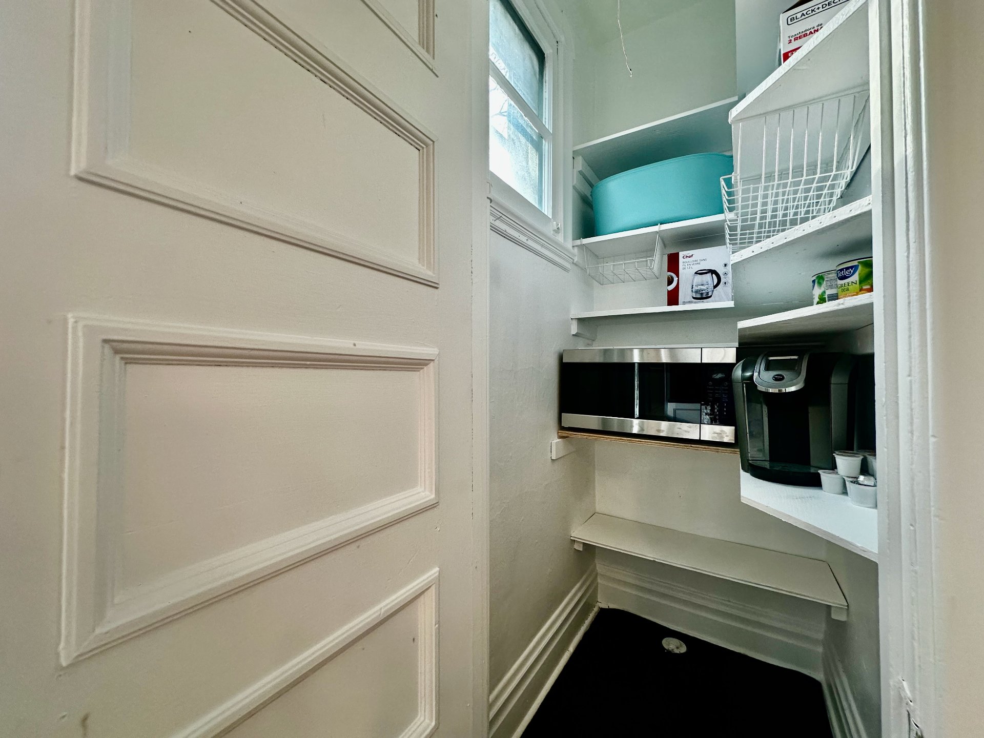 Montréal (Côte-Des-Neiges/Notre-Dame-De-Grâce), QC H4A 3H2, Canada, 3 Bedrooms Bedrooms, ,1 BathroomBathrooms,Residential,Active,35879