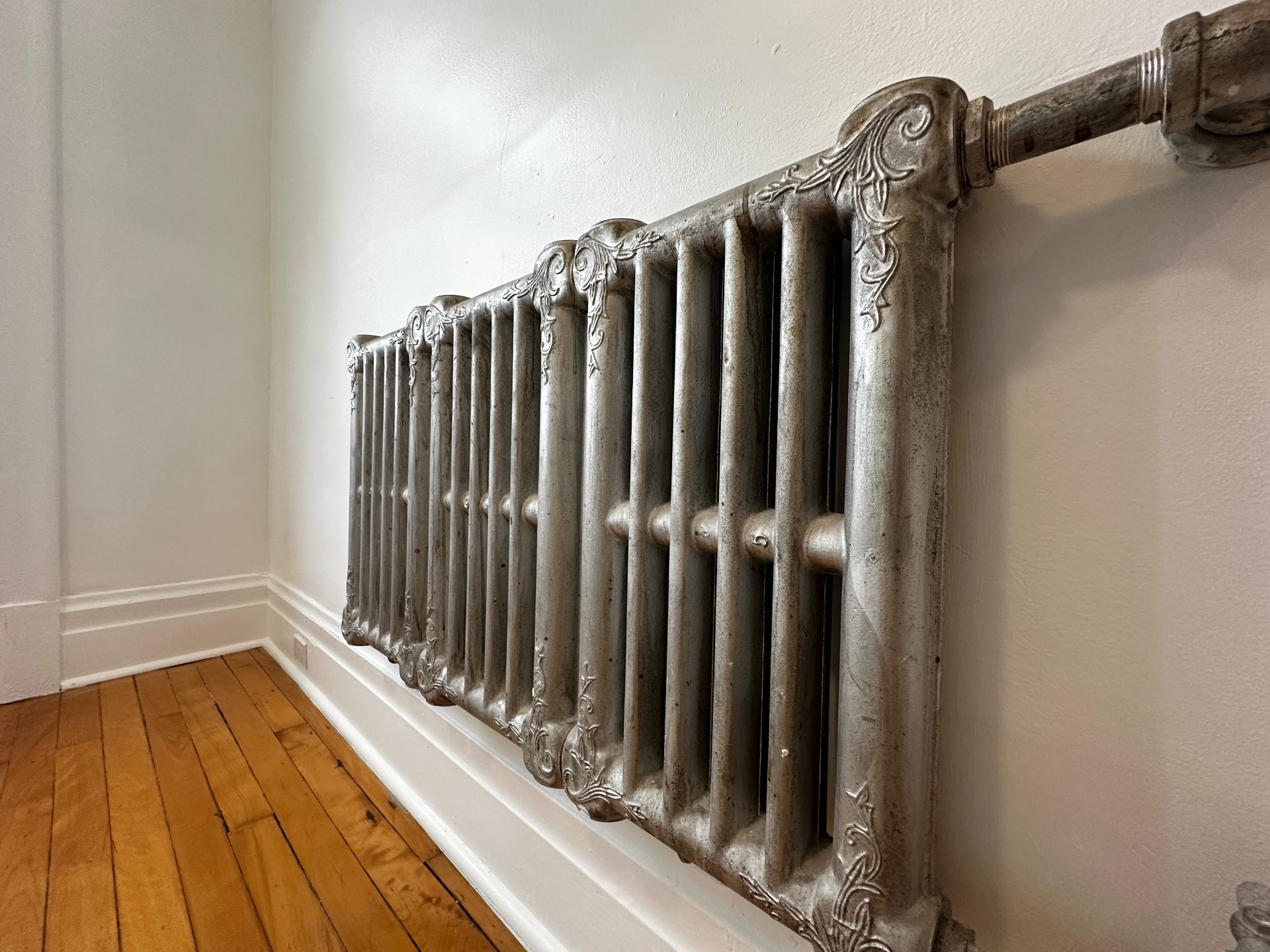 Montréal (Côte-Des-Neiges/Notre-Dame-De-Grâce), QC H4A 3H2, Canada, 3 Bedrooms Bedrooms, ,1 BathroomBathrooms,Residential,Active,35879