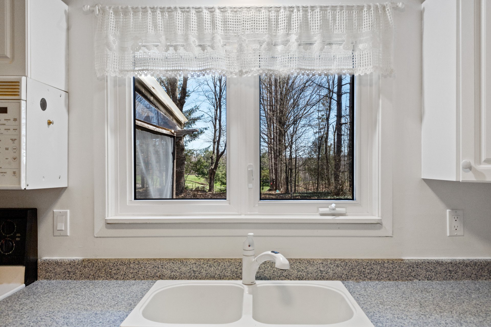 Chelsea, QC J9B 1P4, Canada, 3 Bedrooms Bedrooms, ,1 BathroomBathrooms,Residential,Active,122155