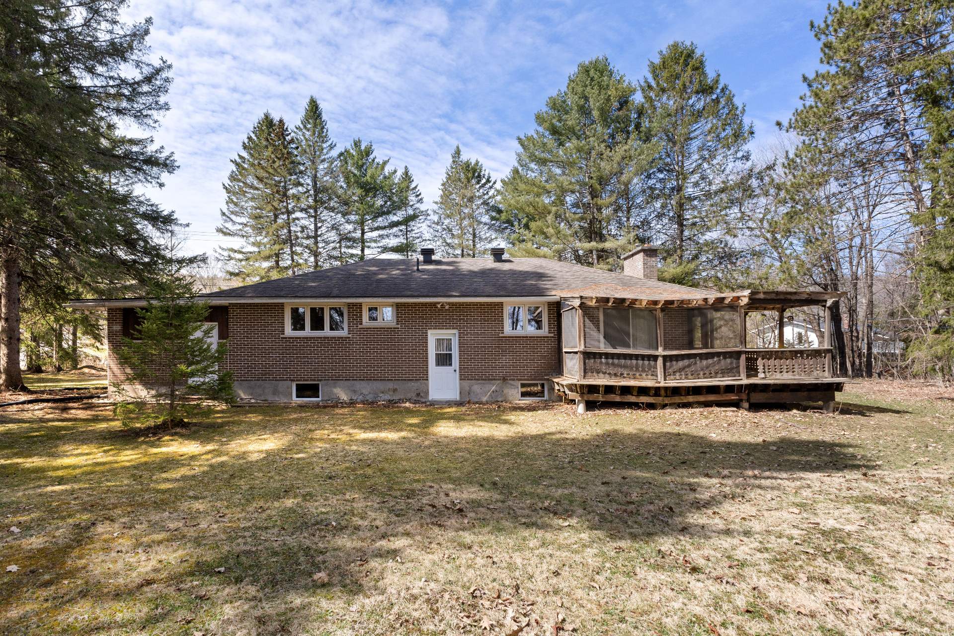 Chelsea, QC J9B 1P4, Canada, 3 Bedrooms Bedrooms, ,1 BathroomBathrooms,Residential,Active,122155