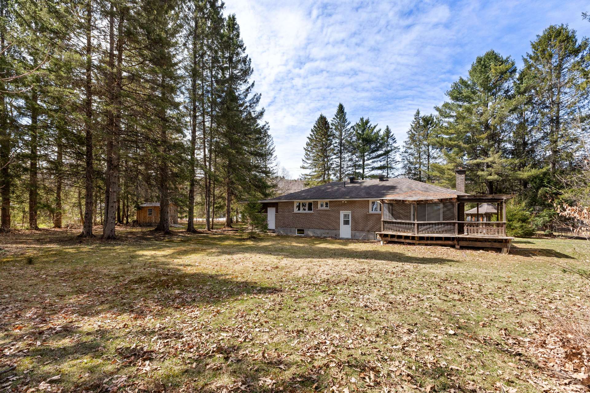 Chelsea, QC J9B 1P4, Canada, 3 Bedrooms Bedrooms, ,1 BathroomBathrooms,Residential,Active,122155