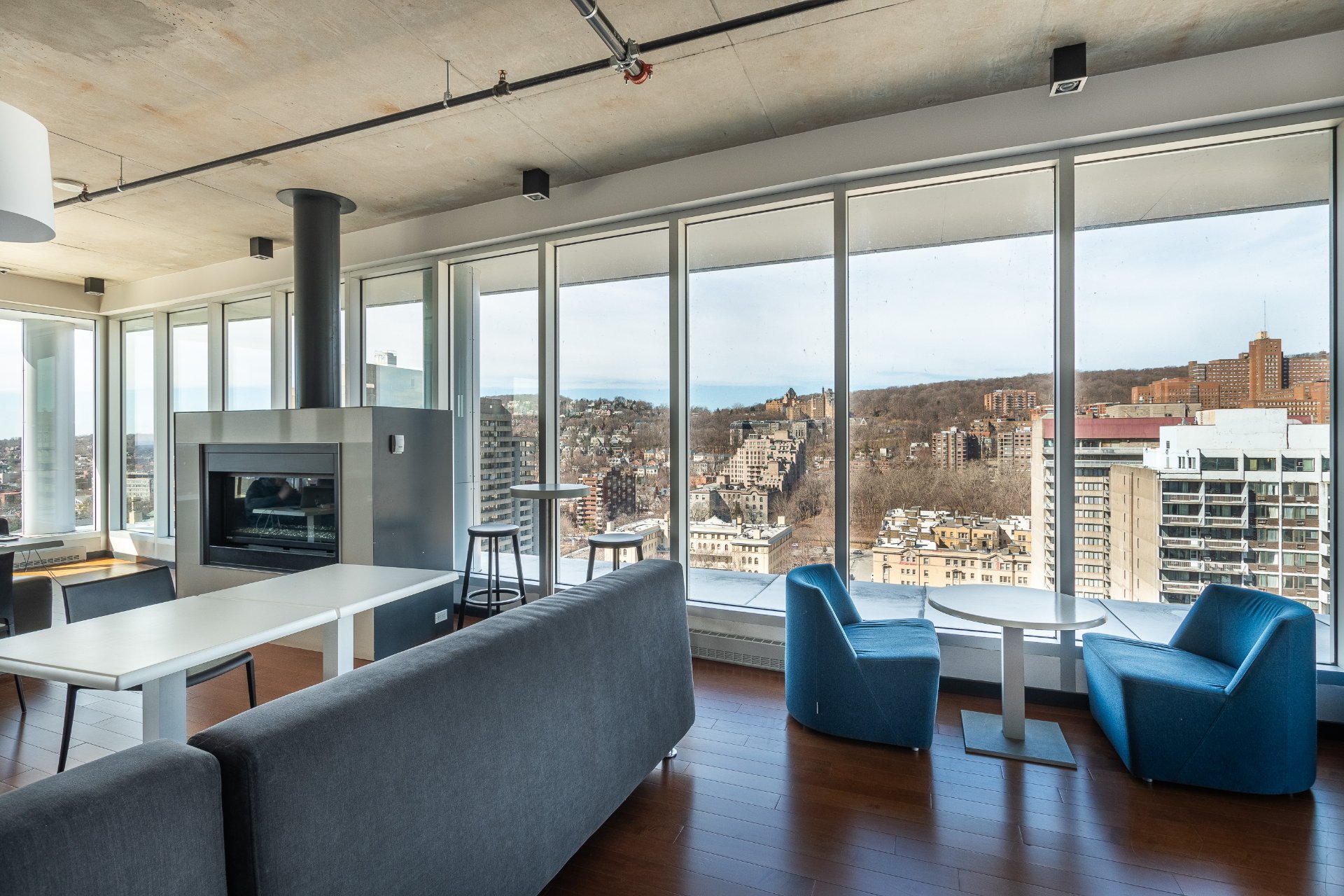 Montréal (Ville-Marie), QC H3H 0A2, Canada, 1 Bedroom Bedrooms, ,1 BathroomBathrooms,Residential,Active,95325