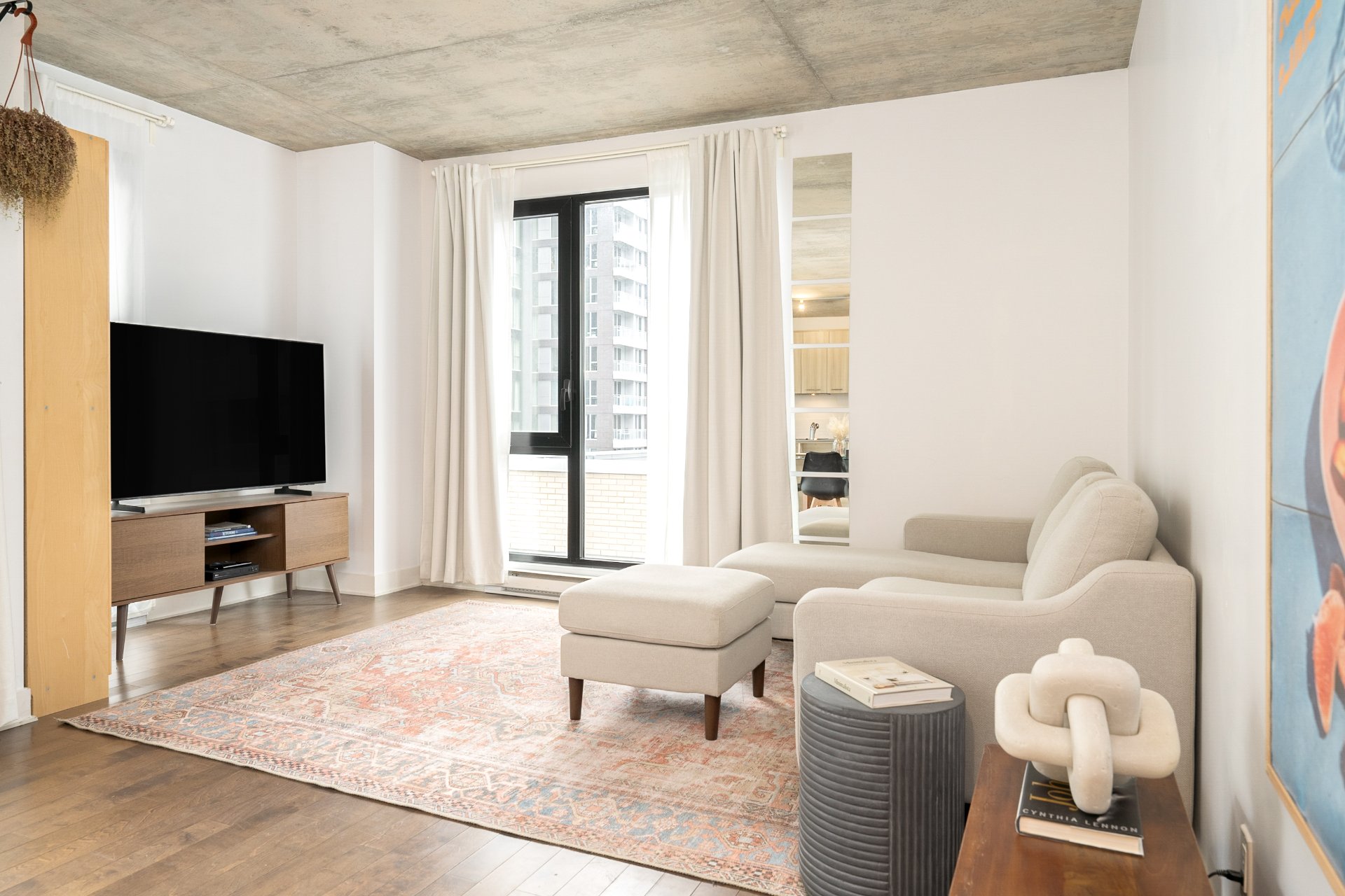 Montréal (Ville-Marie), QC H3H 0A2, Canada, 1 Bedroom Bedrooms, ,1 BathroomBathrooms,Residential,Active,95325