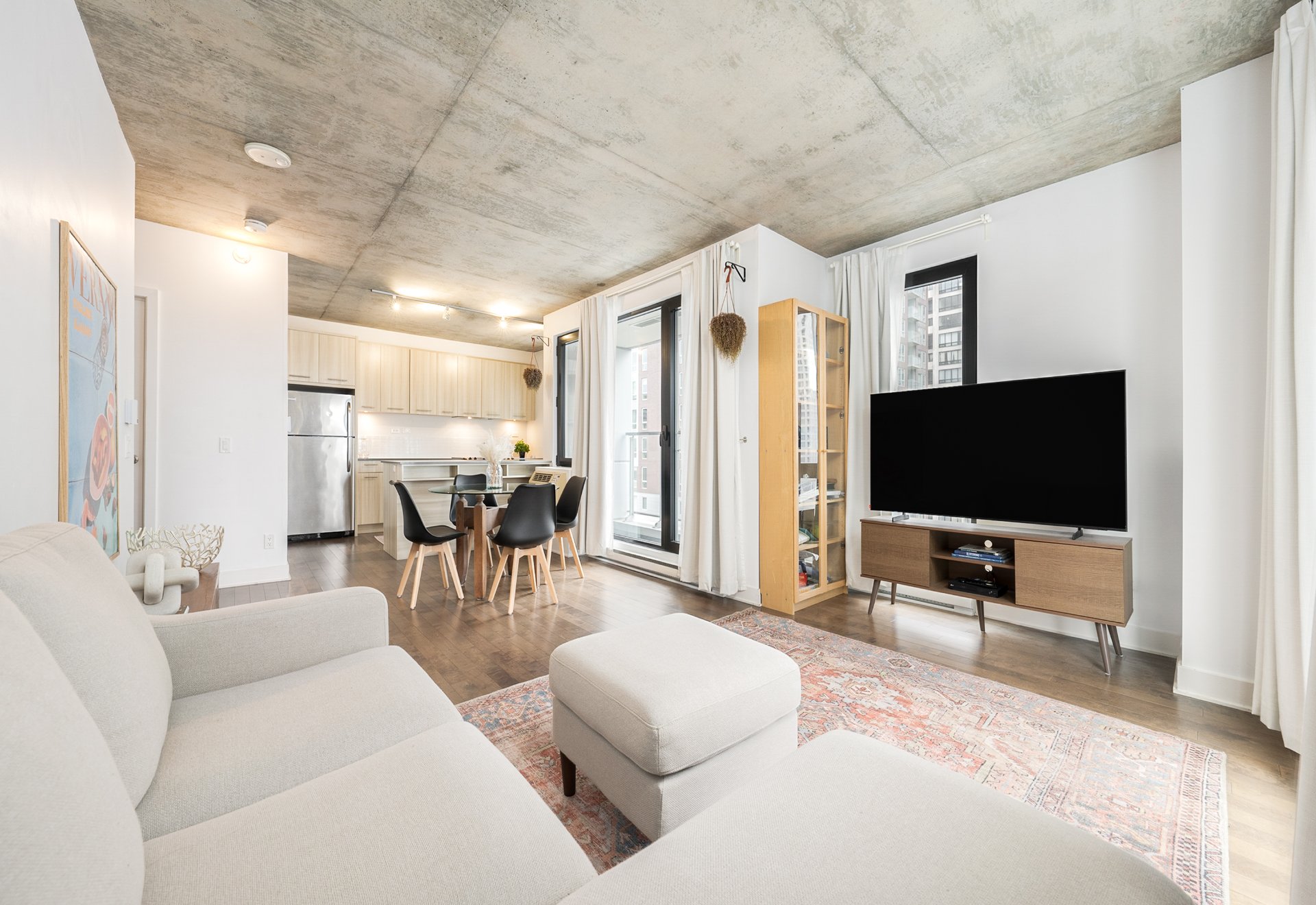 Montréal (Ville-Marie), QC H3H 0A2, Canada, 1 Bedroom Bedrooms, ,1 BathroomBathrooms,Residential,Active,95325