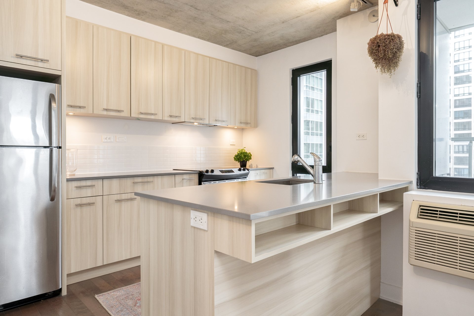 Montréal (Ville-Marie), QC H3H 0A2, Canada, 1 Bedroom Bedrooms, ,1 BathroomBathrooms,Residential,Active,95325