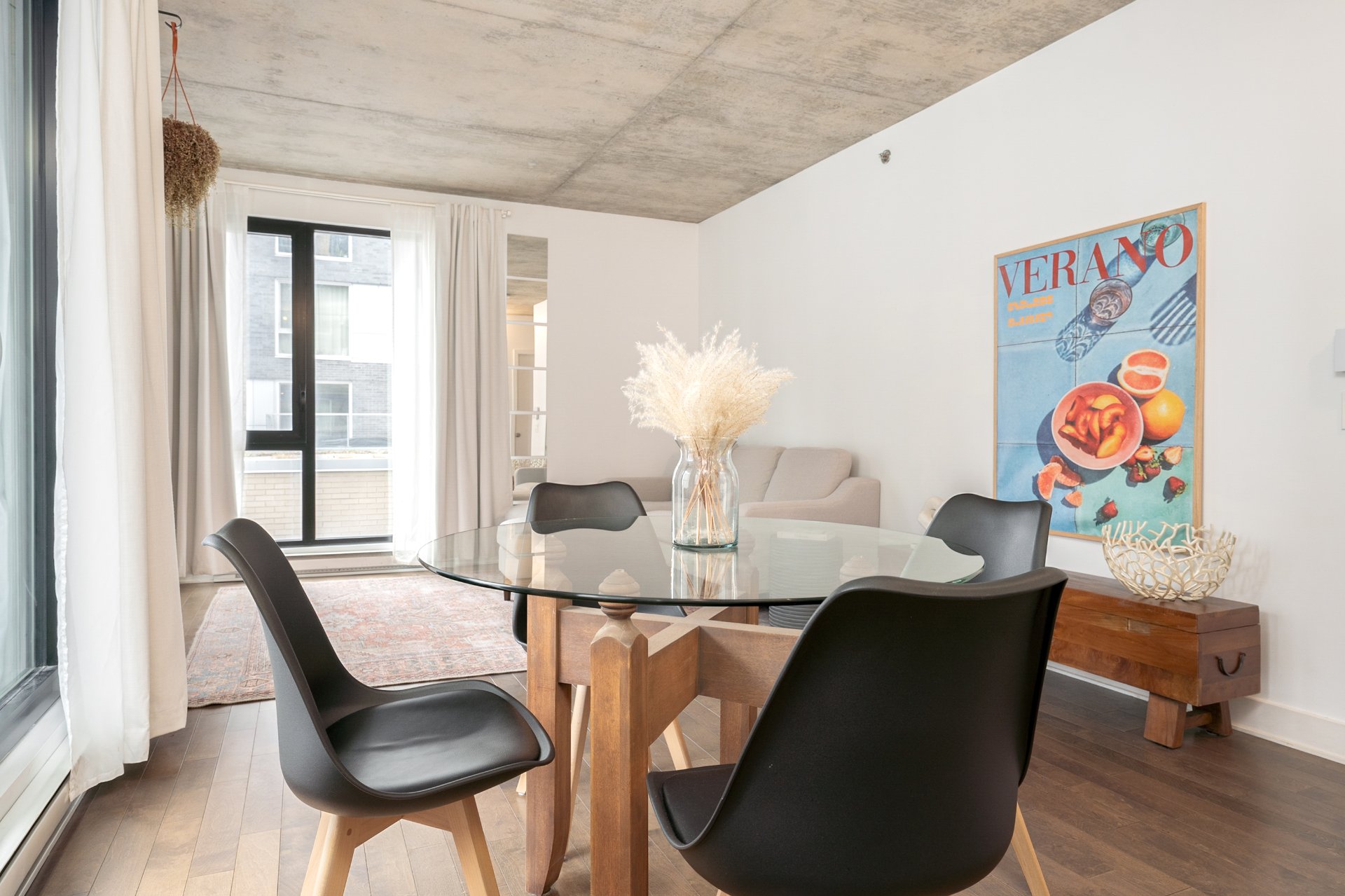 Montréal (Ville-Marie), QC H3H 0A2, Canada, 1 Bedroom Bedrooms, ,1 BathroomBathrooms,Residential,Active,95325