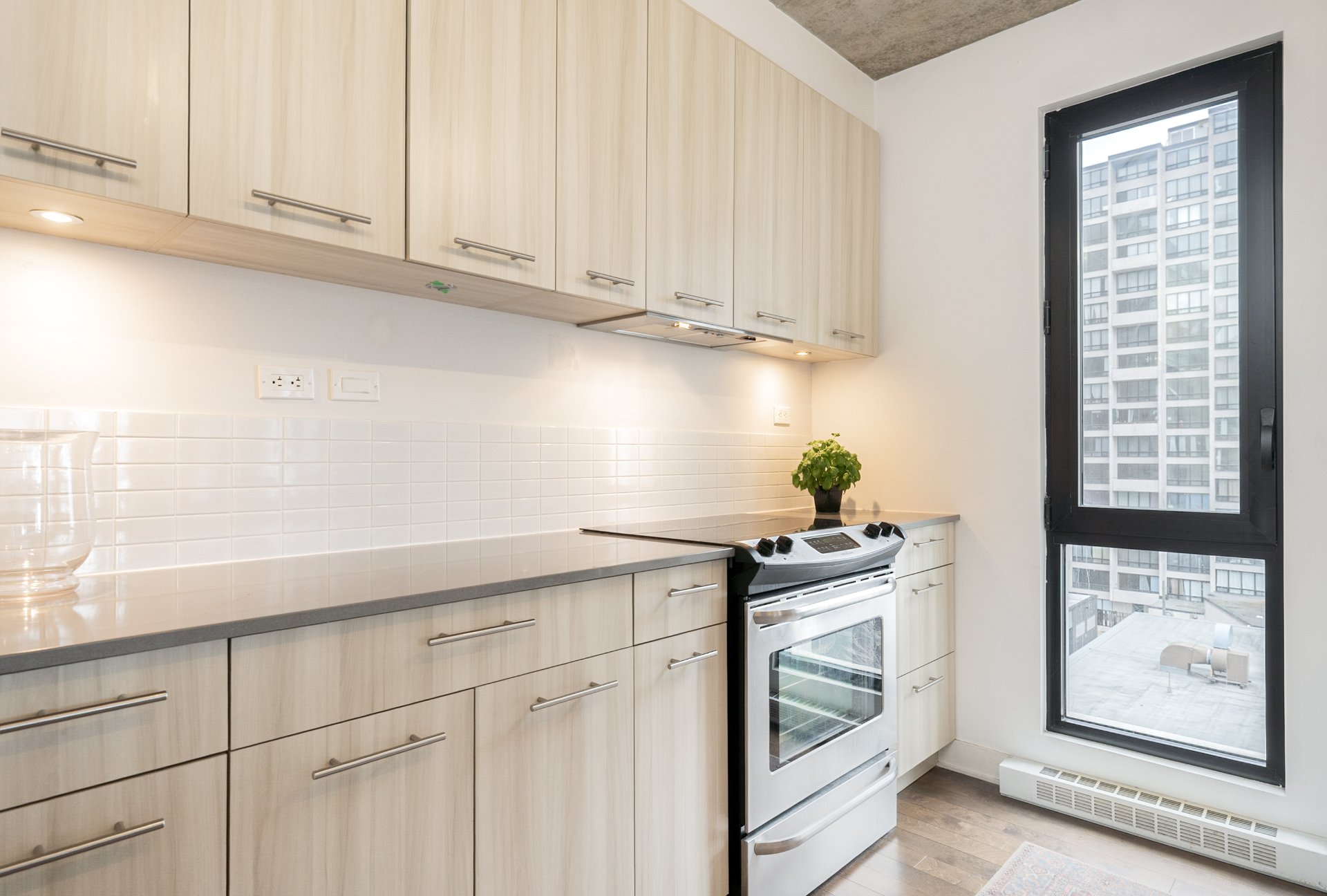 Montréal (Ville-Marie), QC H3H 0A2, Canada, 1 Bedroom Bedrooms, ,1 BathroomBathrooms,Residential,Active,95325