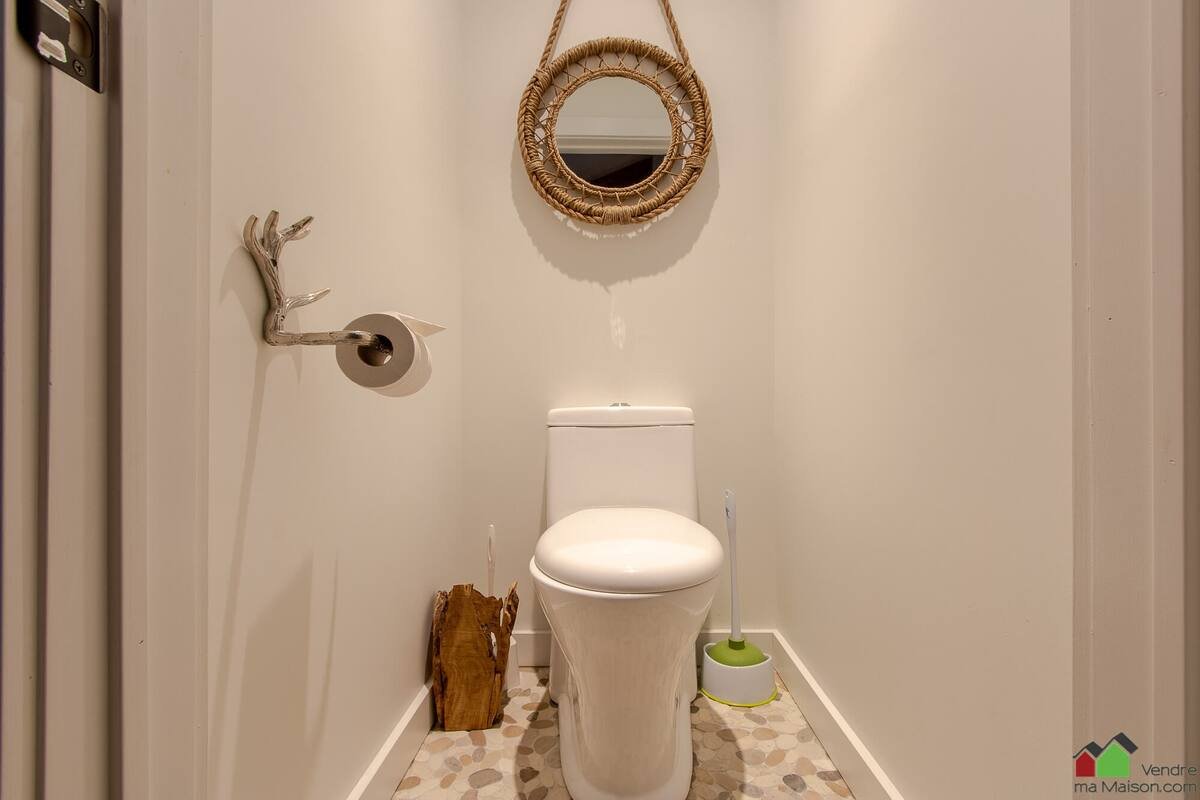 Mont-Tremblant, QC J8E 1B9, Canada, 2 Bedrooms Bedrooms, ,2 BathroomsBathrooms,Residential,Active,30239