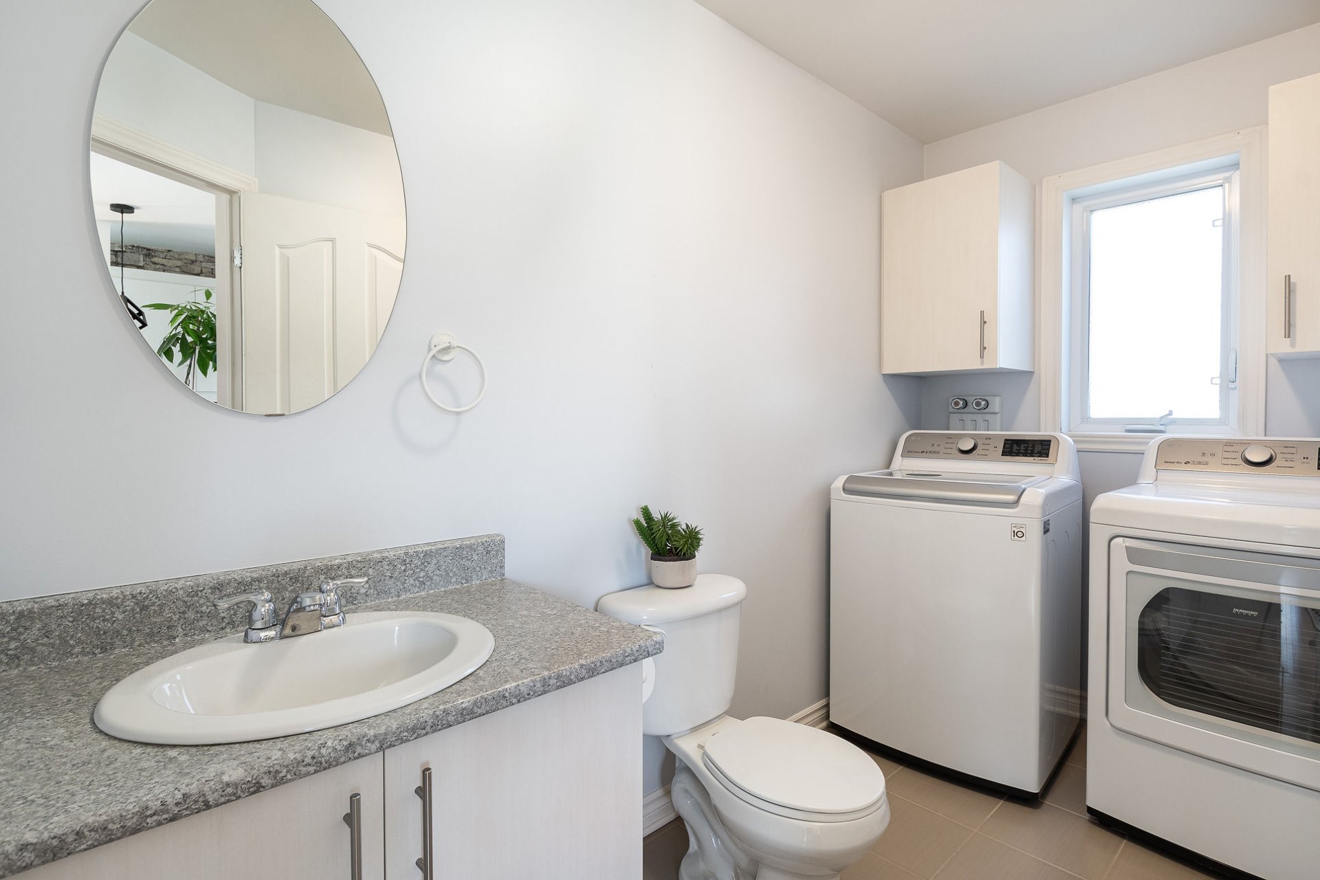 L'Épiphanie, QC J5X 0A6, Canada, 2 Bedrooms Bedrooms, ,2 BathroomsBathrooms,Residential,Active,37625