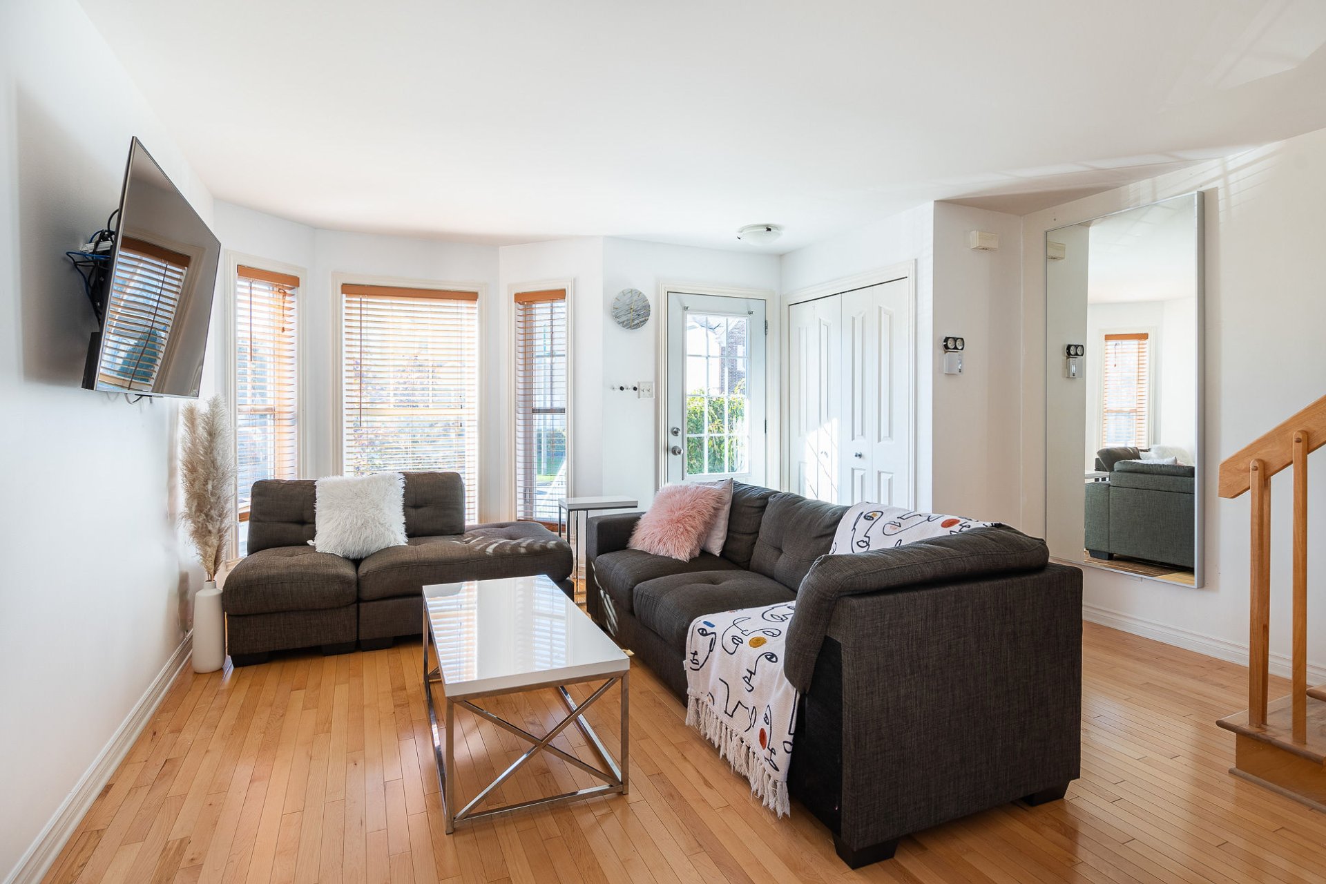 L'Épiphanie, QC J5X 0A6, Canada, 2 Bedrooms Bedrooms, ,2 BathroomsBathrooms,Residential,Active,37625