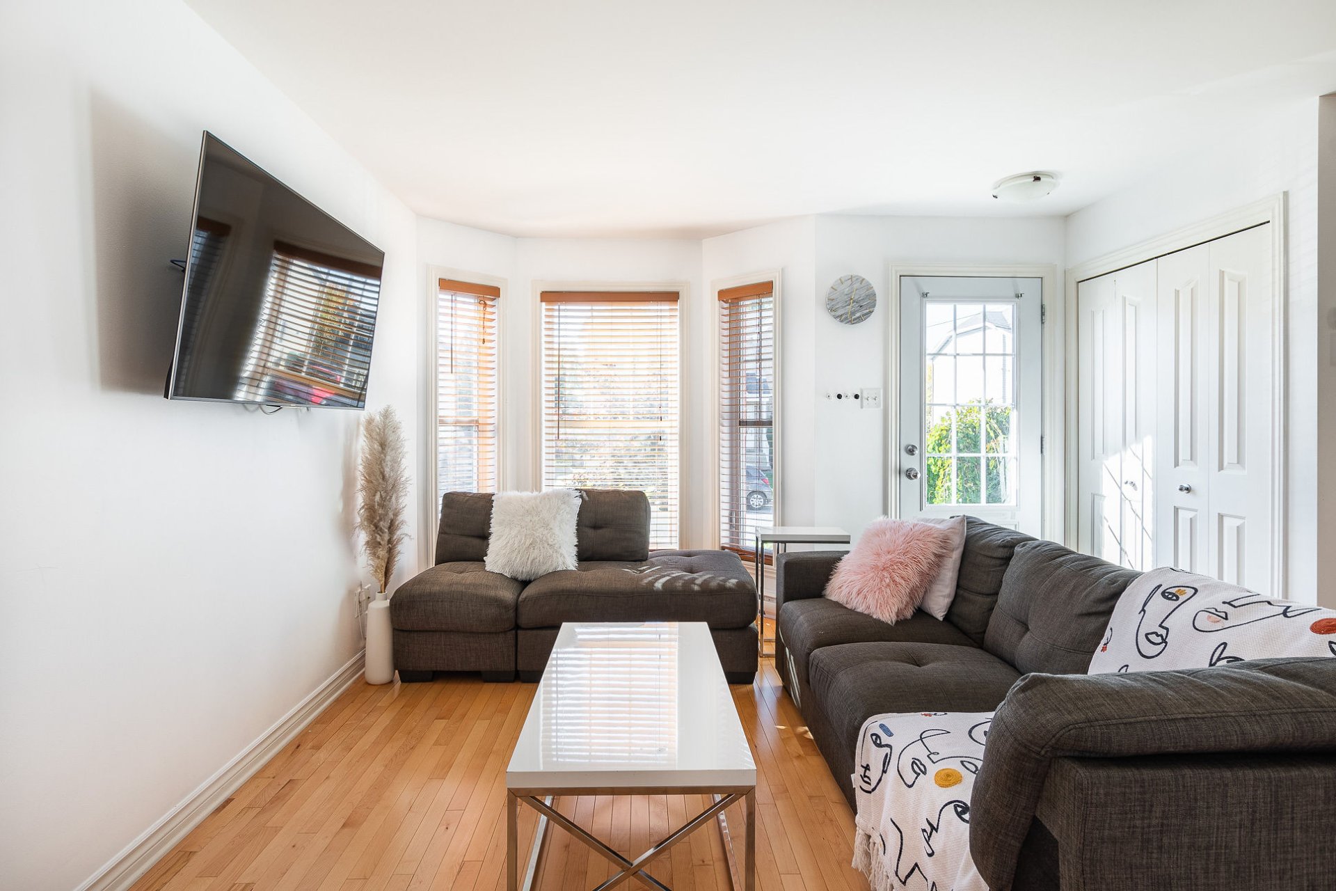 L'Épiphanie, QC J5X 0A6, Canada, 2 Bedrooms Bedrooms, ,2 BathroomsBathrooms,Residential,Active,37625