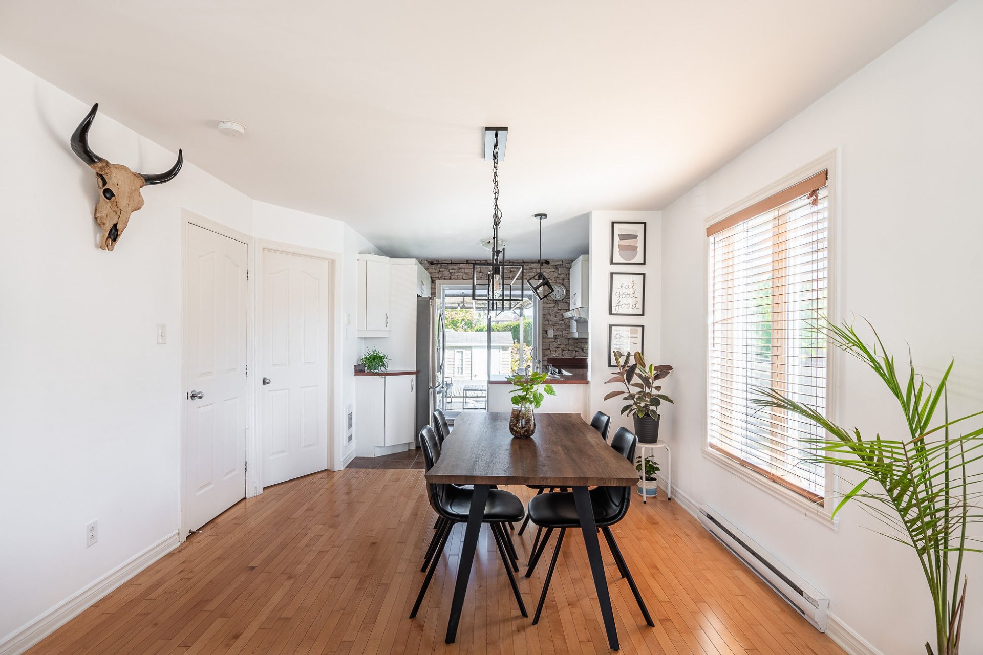 L'Épiphanie, QC J5X 0A6, Canada, 2 Bedrooms Bedrooms, ,2 BathroomsBathrooms,Residential,Active,37625