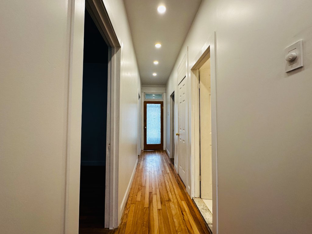 Montréal (Rosemont/La Petite-Patrie), QC H1Y 2E3, Canada, 3 Bedrooms Bedrooms, ,1 BathroomBathrooms,Residential,Active,34960