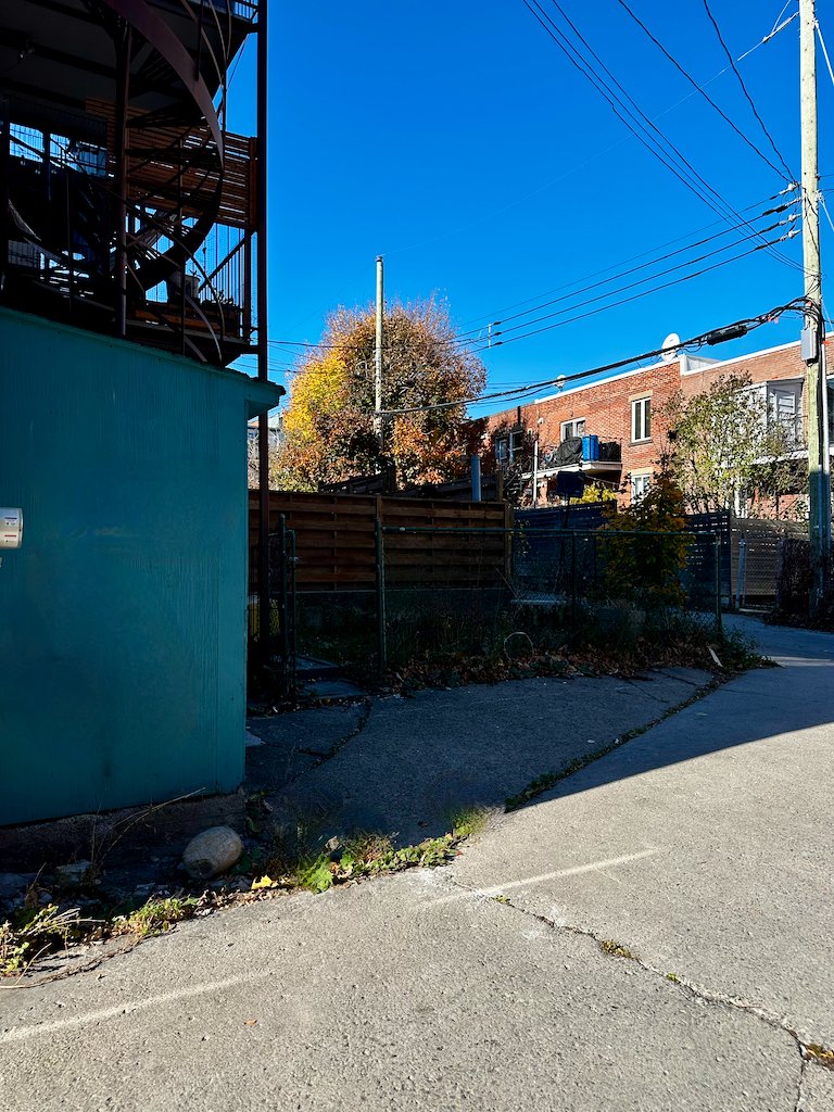 Montréal (Rosemont/La Petite-Patrie), QC H1Y 2E3, Canada, 3 Bedrooms Bedrooms, ,1 BathroomBathrooms,Residential,Active,34960