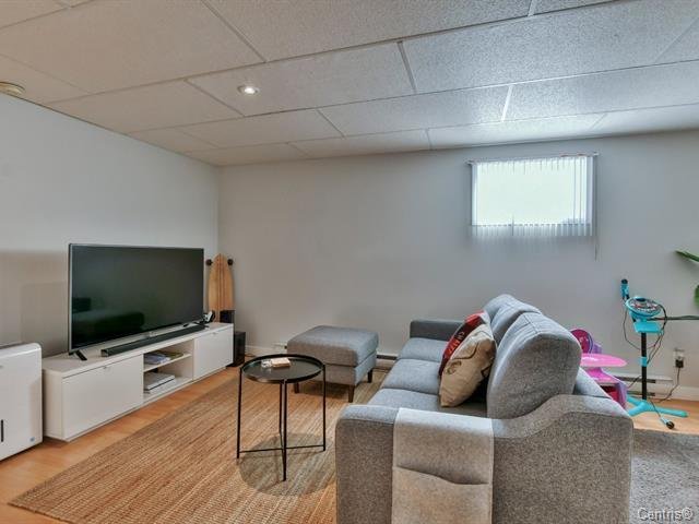 Saint-Donat, QC J0T 2C0, Canada, 3 Bedrooms Bedrooms, ,3 BathroomsBathrooms,Residential,Active,20265