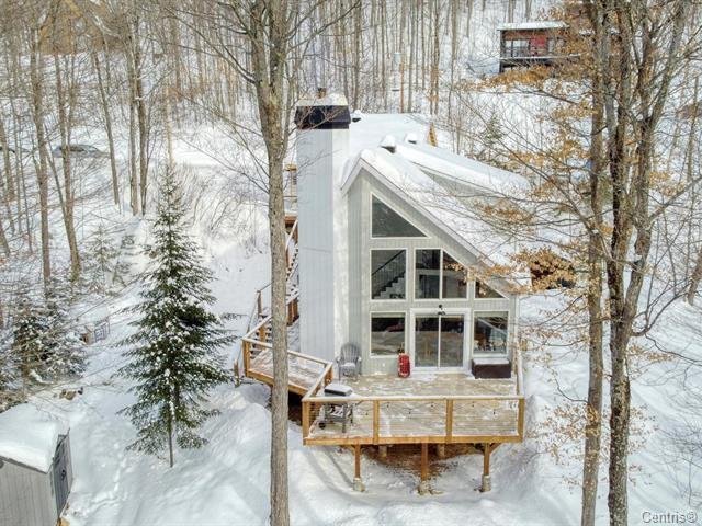Saint-Donat, QC J0T 2C0, Canada, 3 Bedrooms Bedrooms, ,3 BathroomsBathrooms,Residential,Active,20265
