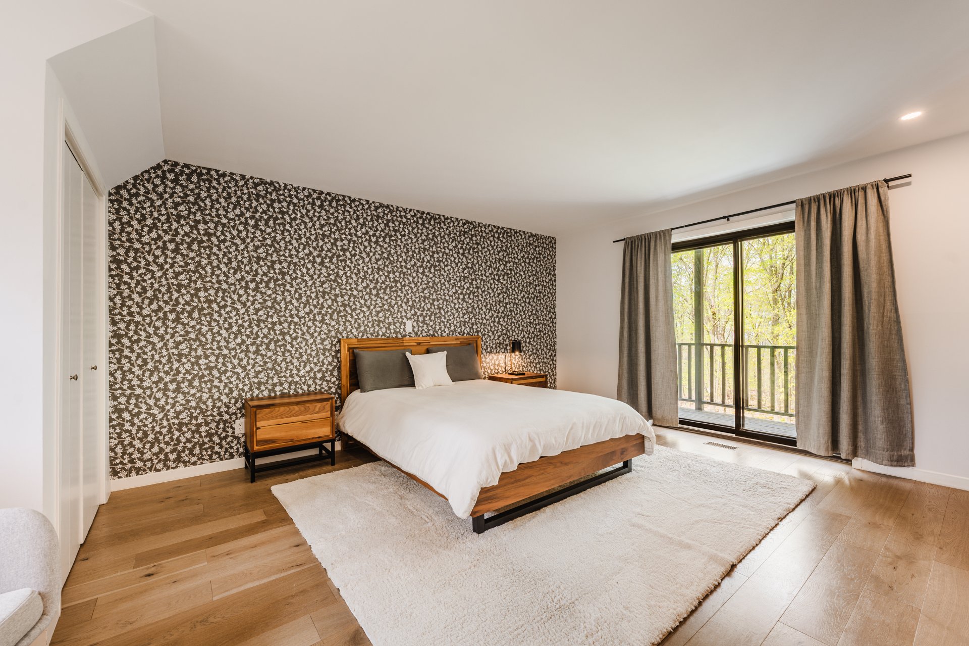 Saint-Armand, QC J0J 1N0, Canada, 5 Bedrooms Bedrooms, ,3 BathroomsBathrooms,Residential,Active,131324