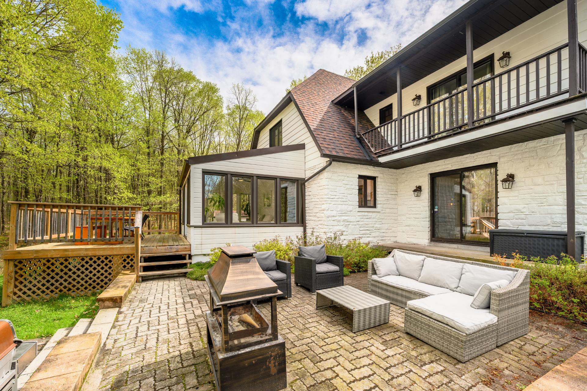 Saint-Armand, QC J0J 1N0, Canada, 5 Bedrooms Bedrooms, ,3 BathroomsBathrooms,Residential,Active,131324