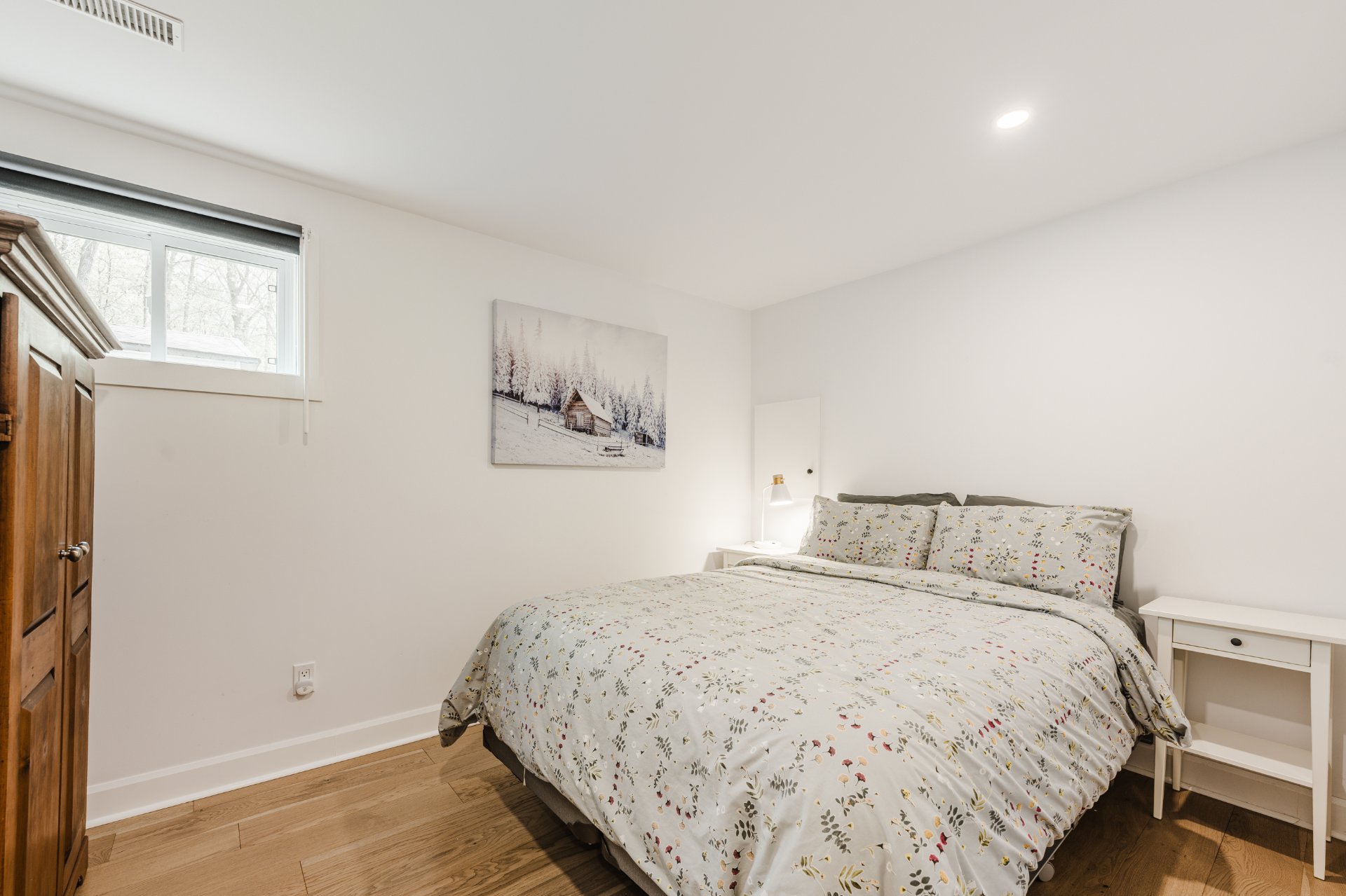 Saint-Armand, QC J0J 1N0, Canada, 5 Bedrooms Bedrooms, ,3 BathroomsBathrooms,Residential,Active,131324