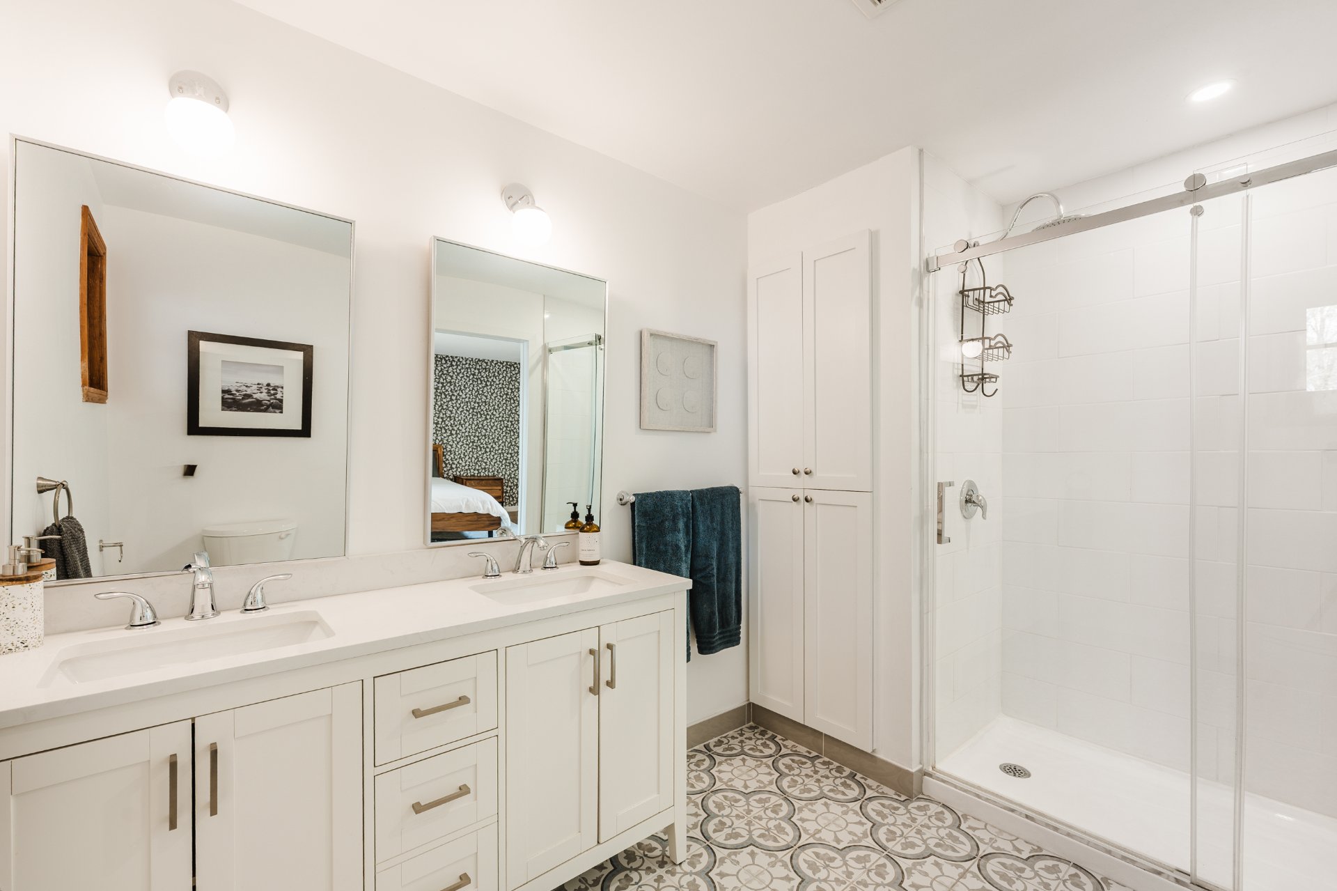 Saint-Armand, QC J0J 1N0, Canada, 5 Bedrooms Bedrooms, ,3 BathroomsBathrooms,Residential,Active,131324