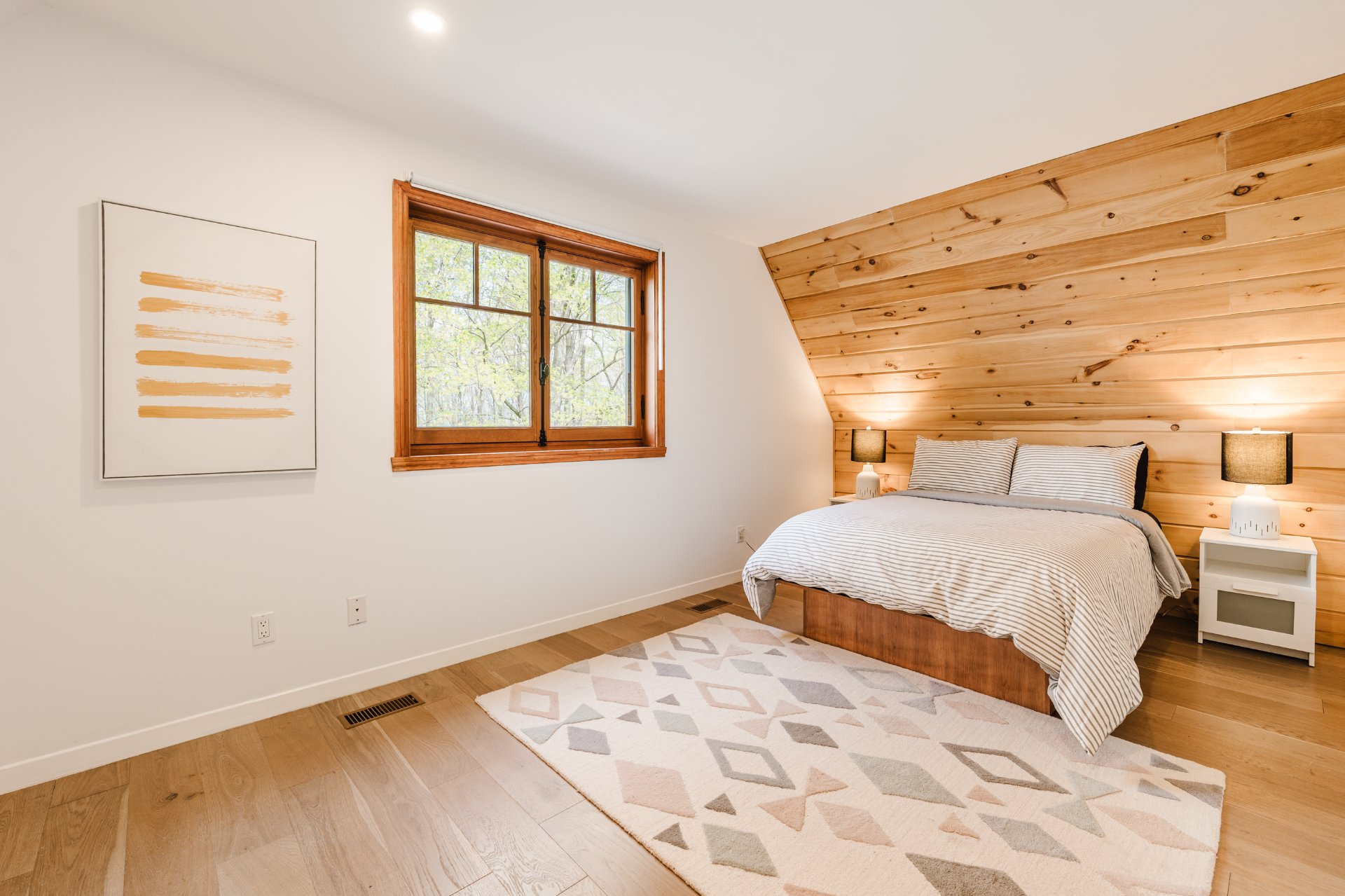 Saint-Armand, QC J0J 1N0, Canada, 5 Bedrooms Bedrooms, ,3 BathroomsBathrooms,Residential,Active,131324