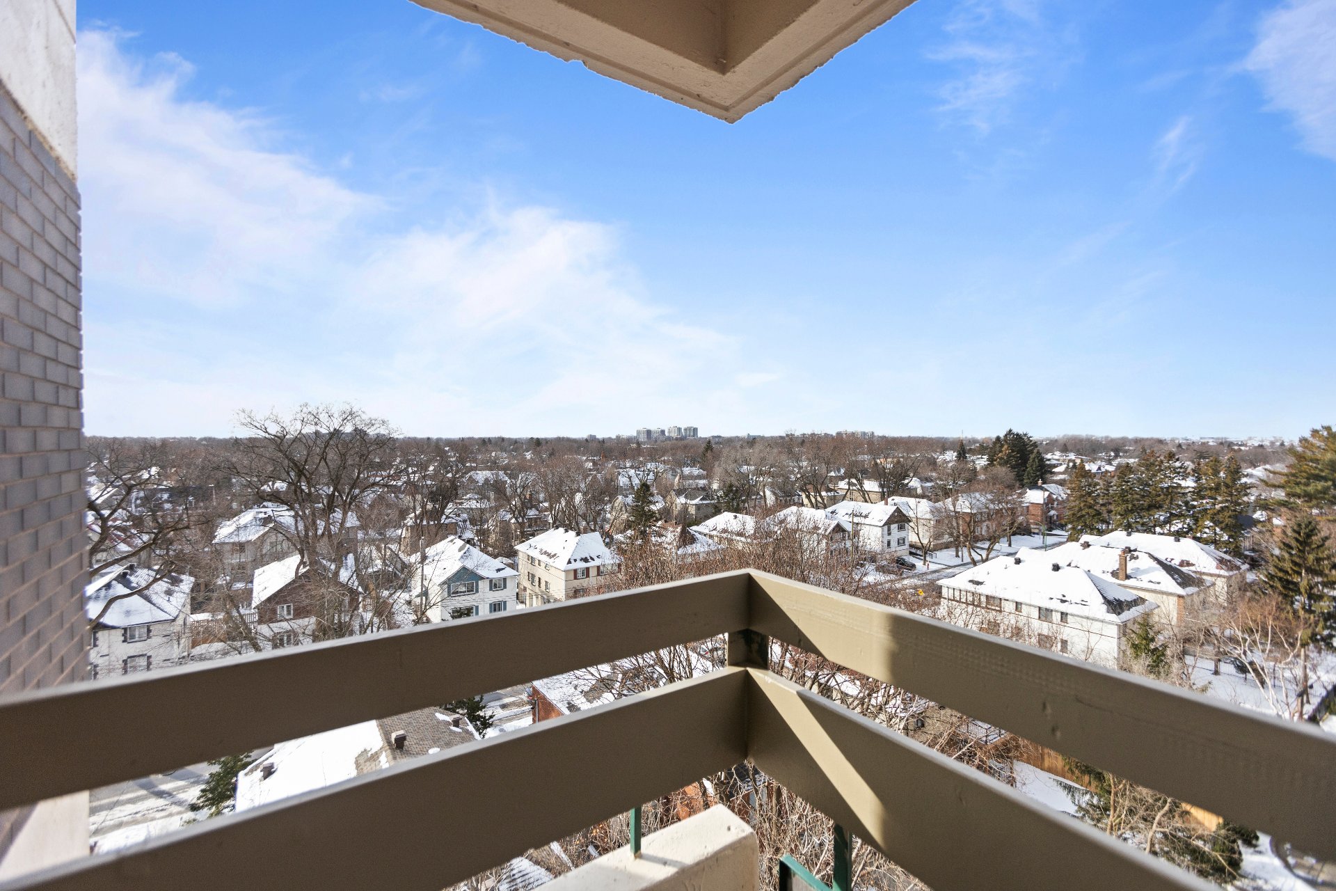 Côte-Saint-Luc, QC H3X 2W2, Canada, 2 Bedrooms Bedrooms, ,2 BathroomsBathrooms,Residential,Active,18206