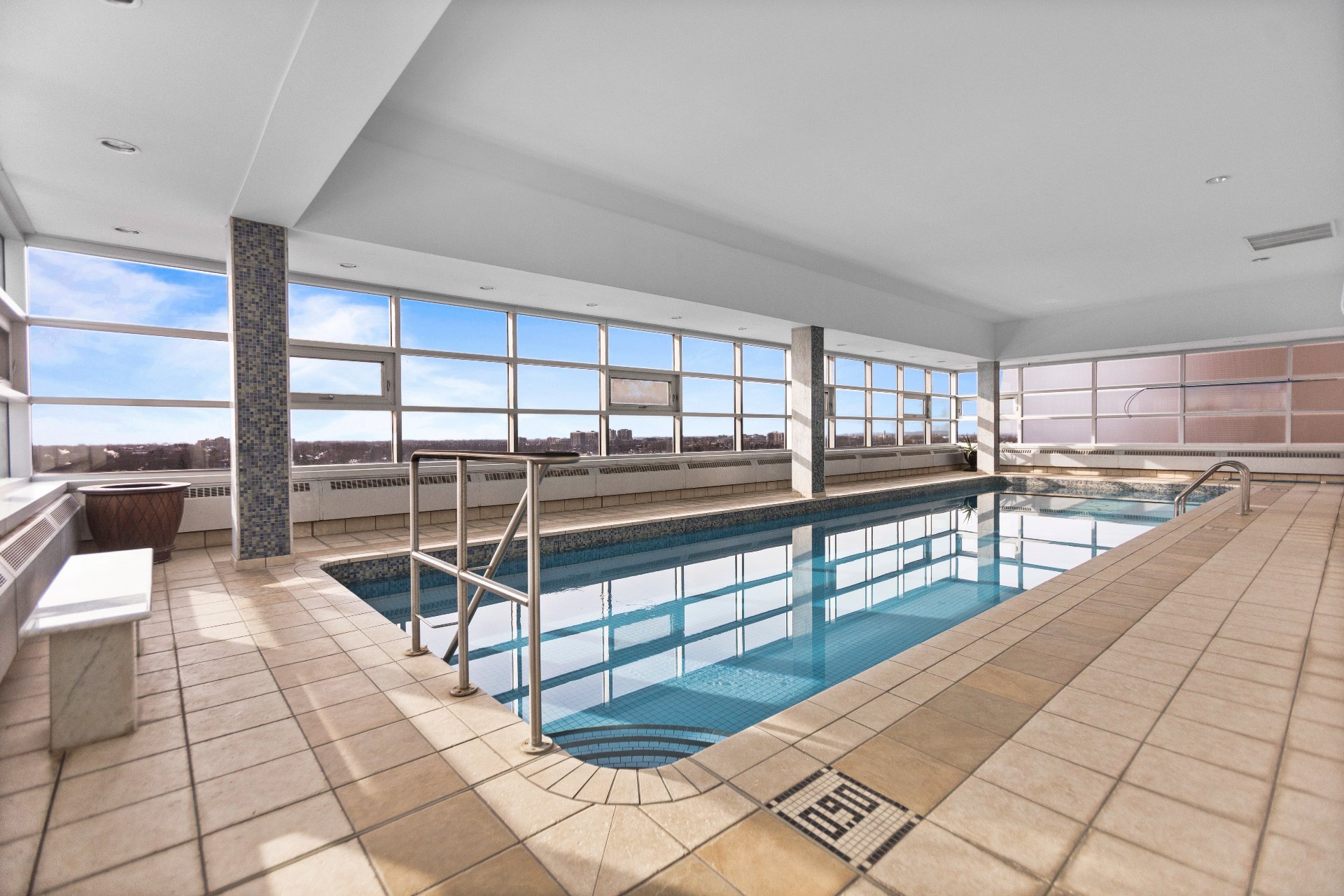 Côte-Saint-Luc, QC H3X 2W2, Canada, 2 Bedrooms Bedrooms, ,2 BathroomsBathrooms,Residential,Active,18206