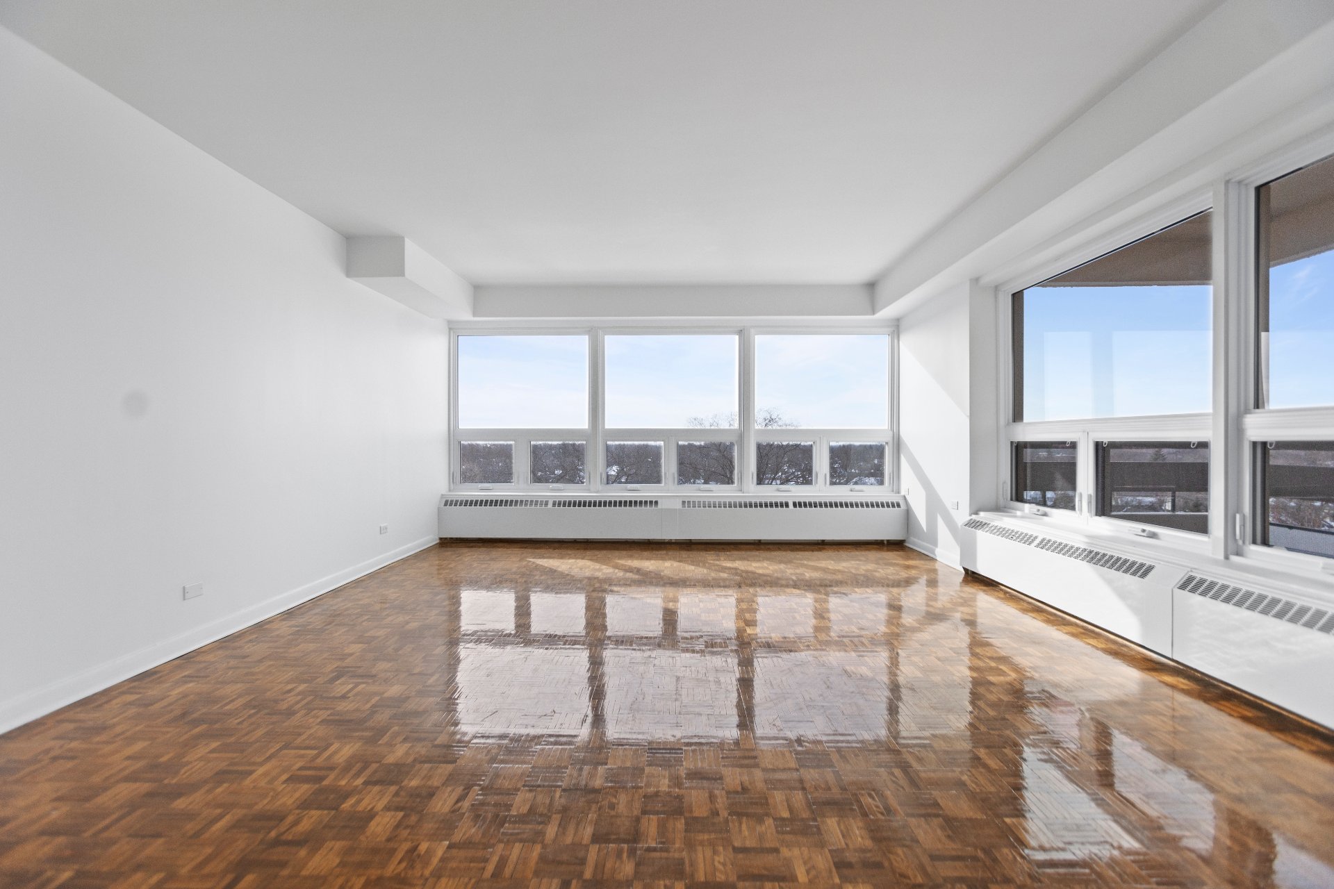 Côte-Saint-Luc, QC H3X 2W2, Canada, 2 Bedrooms Bedrooms, ,2 BathroomsBathrooms,Residential,Active,18206