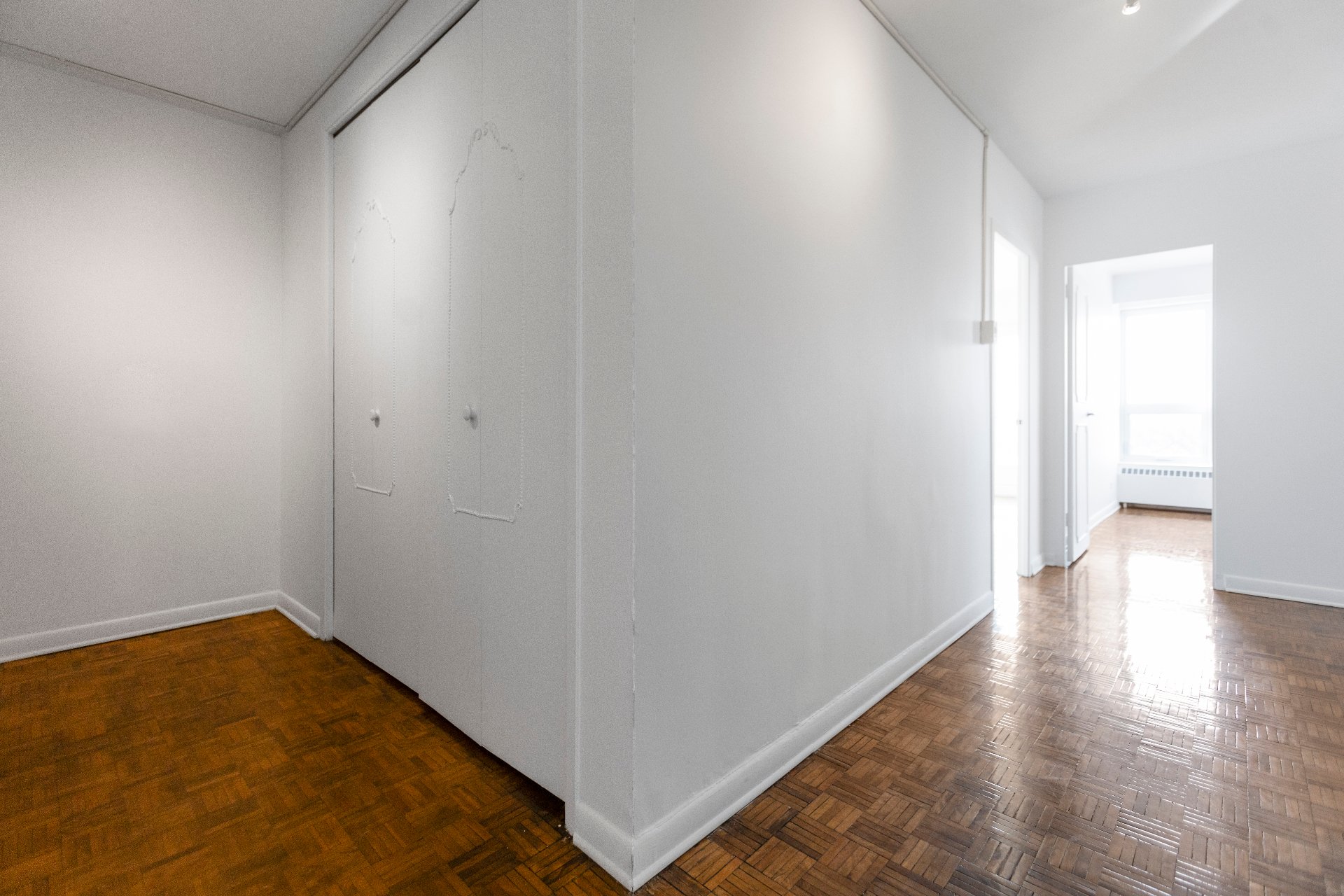 Côte-Saint-Luc, QC H3X 2W2, Canada, 2 Bedrooms Bedrooms, ,2 BathroomsBathrooms,Residential,Active,18206