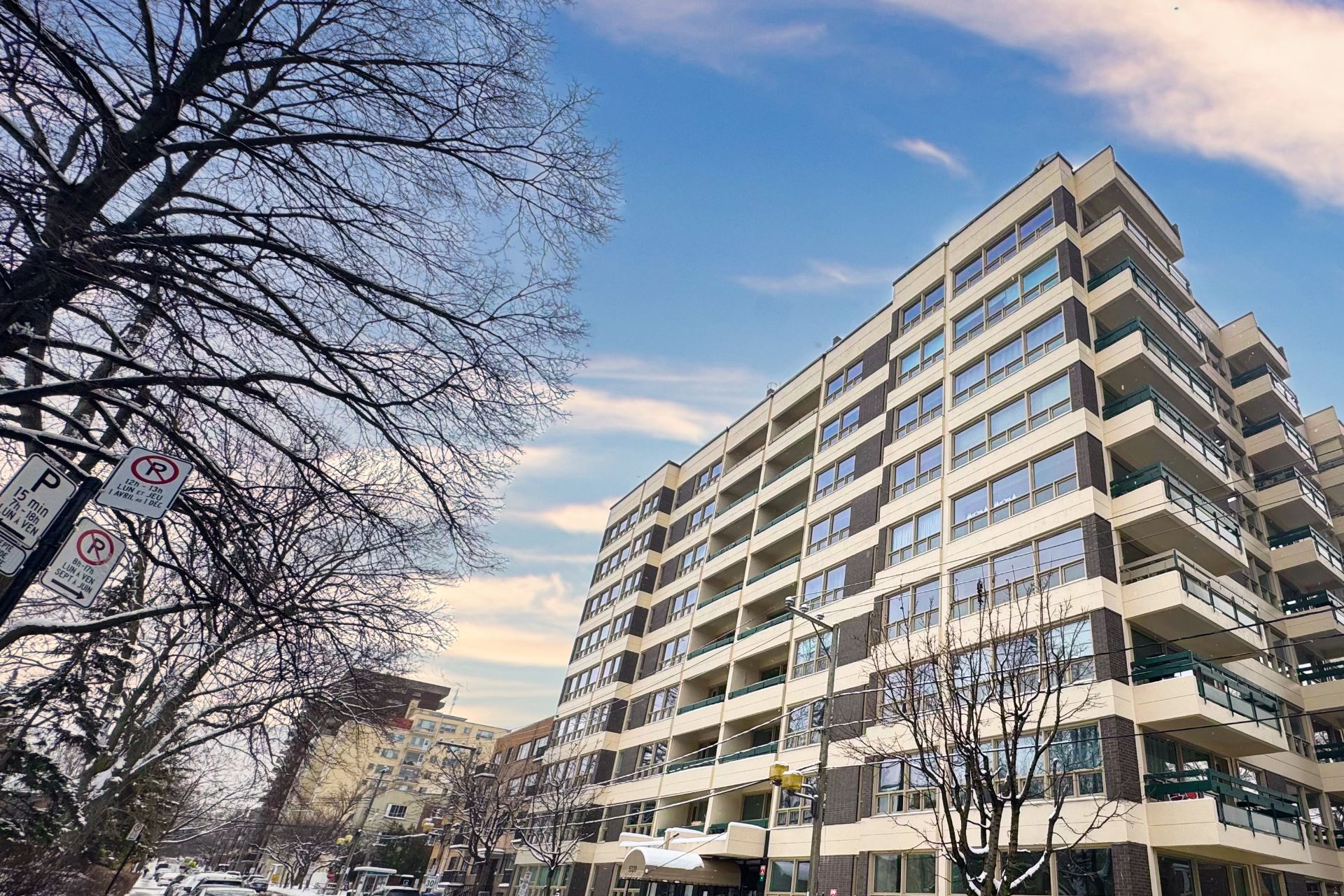 Côte-Saint-Luc, QC H3X 2W2, Canada, 2 Bedrooms Bedrooms, ,2 BathroomsBathrooms,Residential,Active,18206