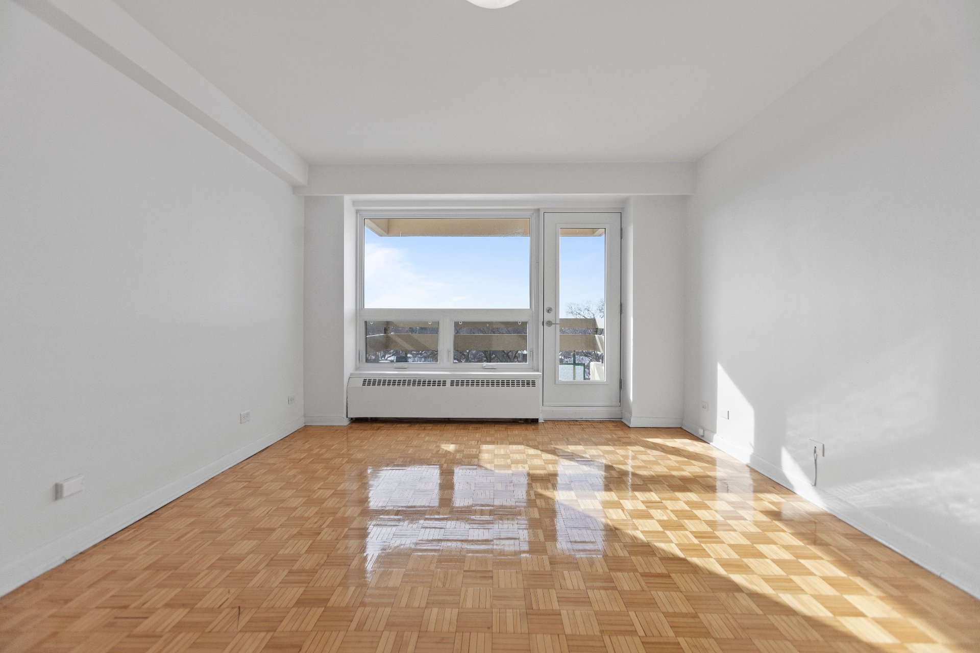 Côte-Saint-Luc, QC H3X 2W2, Canada, 2 Bedrooms Bedrooms, ,2 BathroomsBathrooms,Residential,Active,18206