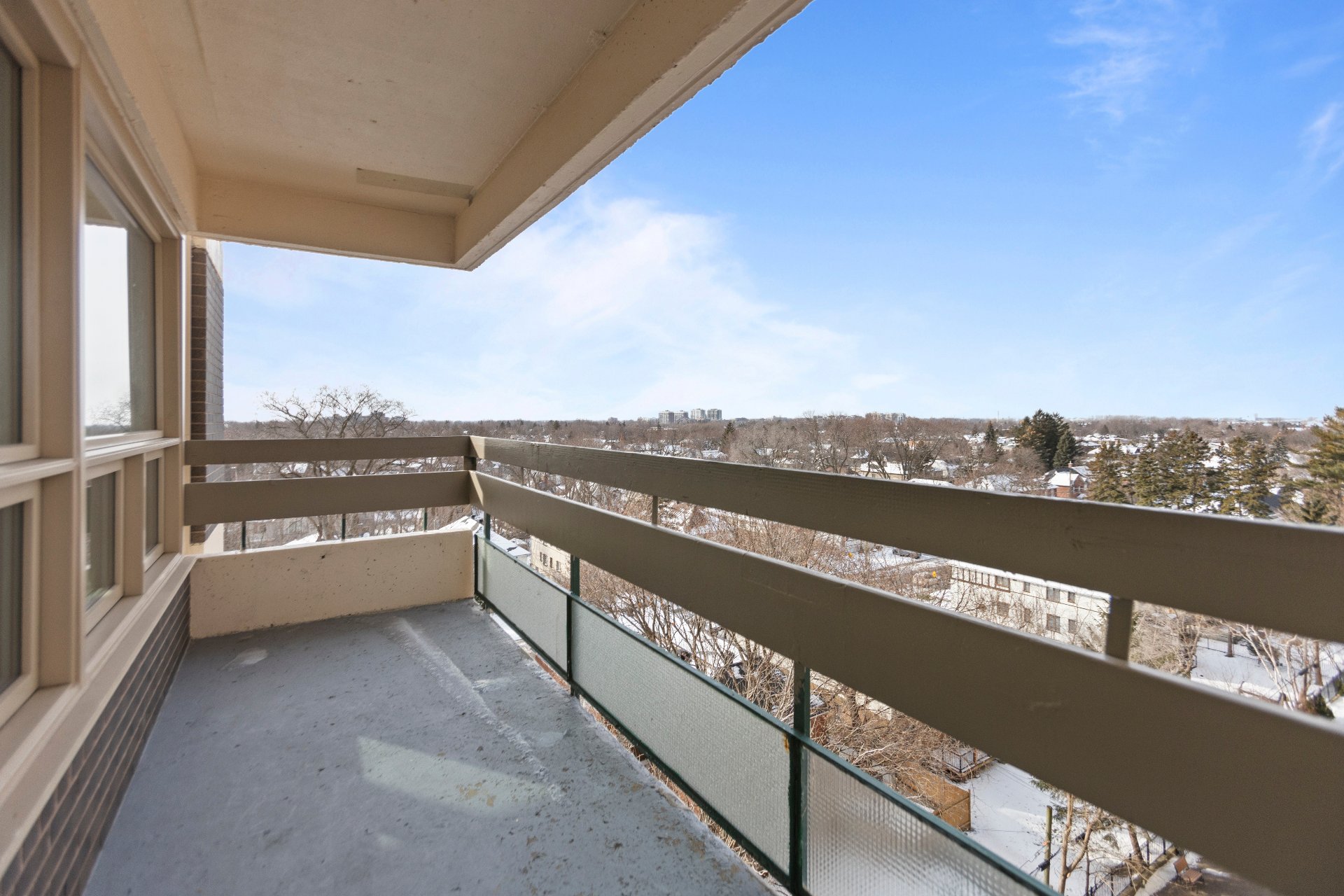 Côte-Saint-Luc, QC H3X 2W2, Canada, 2 Bedrooms Bedrooms, ,2 BathroomsBathrooms,Residential,Active,18206