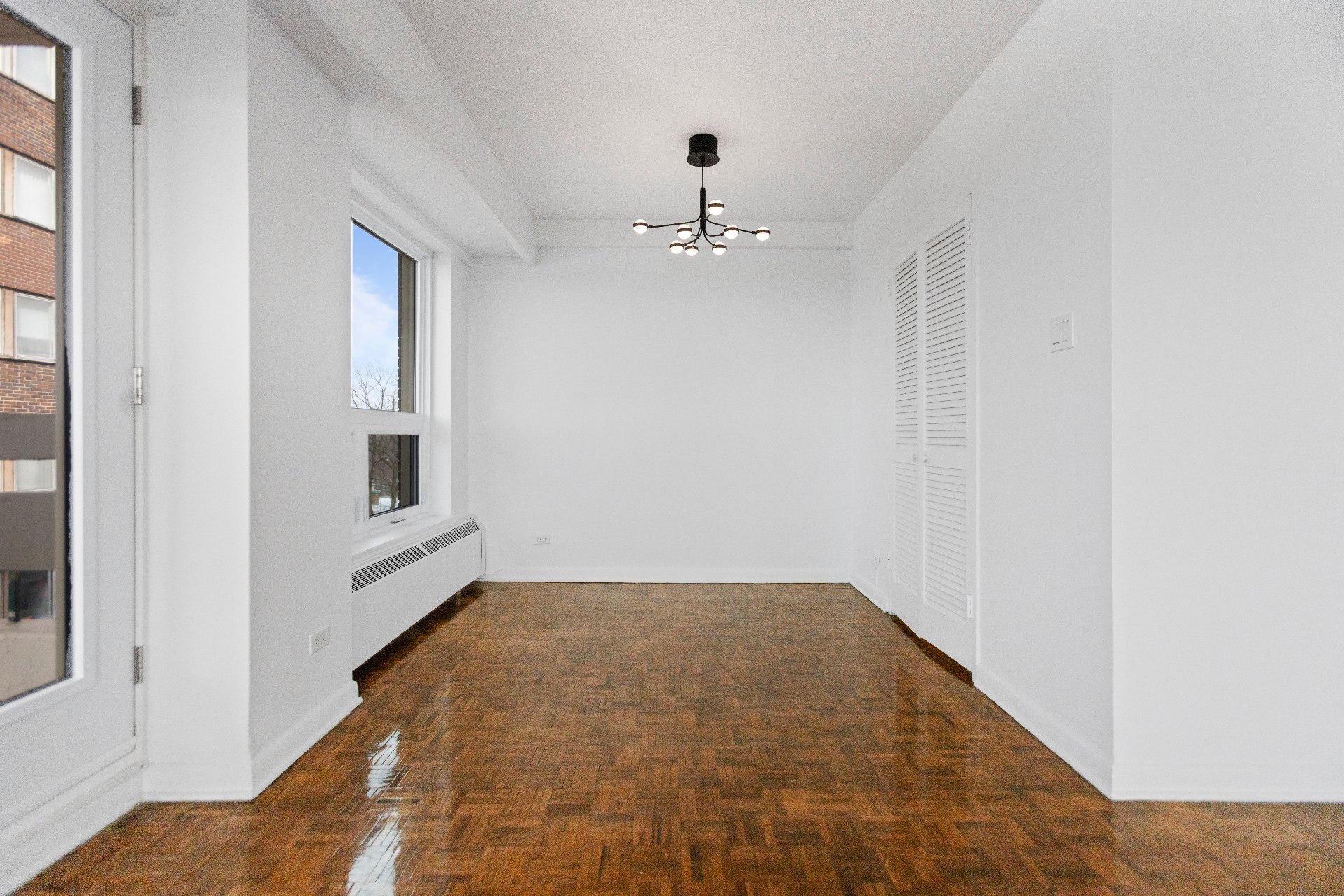 Côte-Saint-Luc, QC H3X 2W2, Canada, 2 Bedrooms Bedrooms, ,2 BathroomsBathrooms,Residential,Active,18206