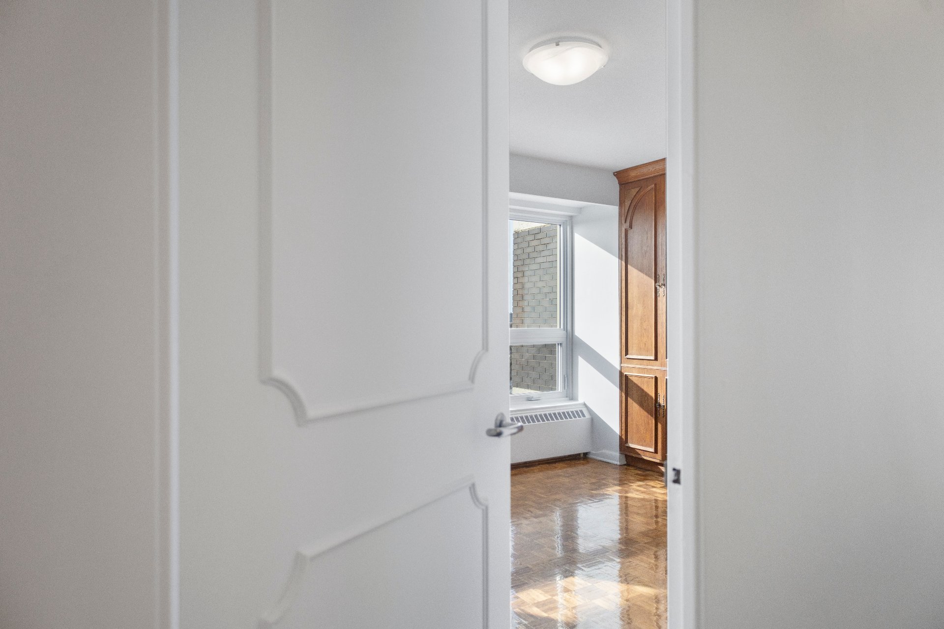 Côte-Saint-Luc, QC H3X 2W2, Canada, 2 Bedrooms Bedrooms, ,2 BathroomsBathrooms,Residential,Active,18206