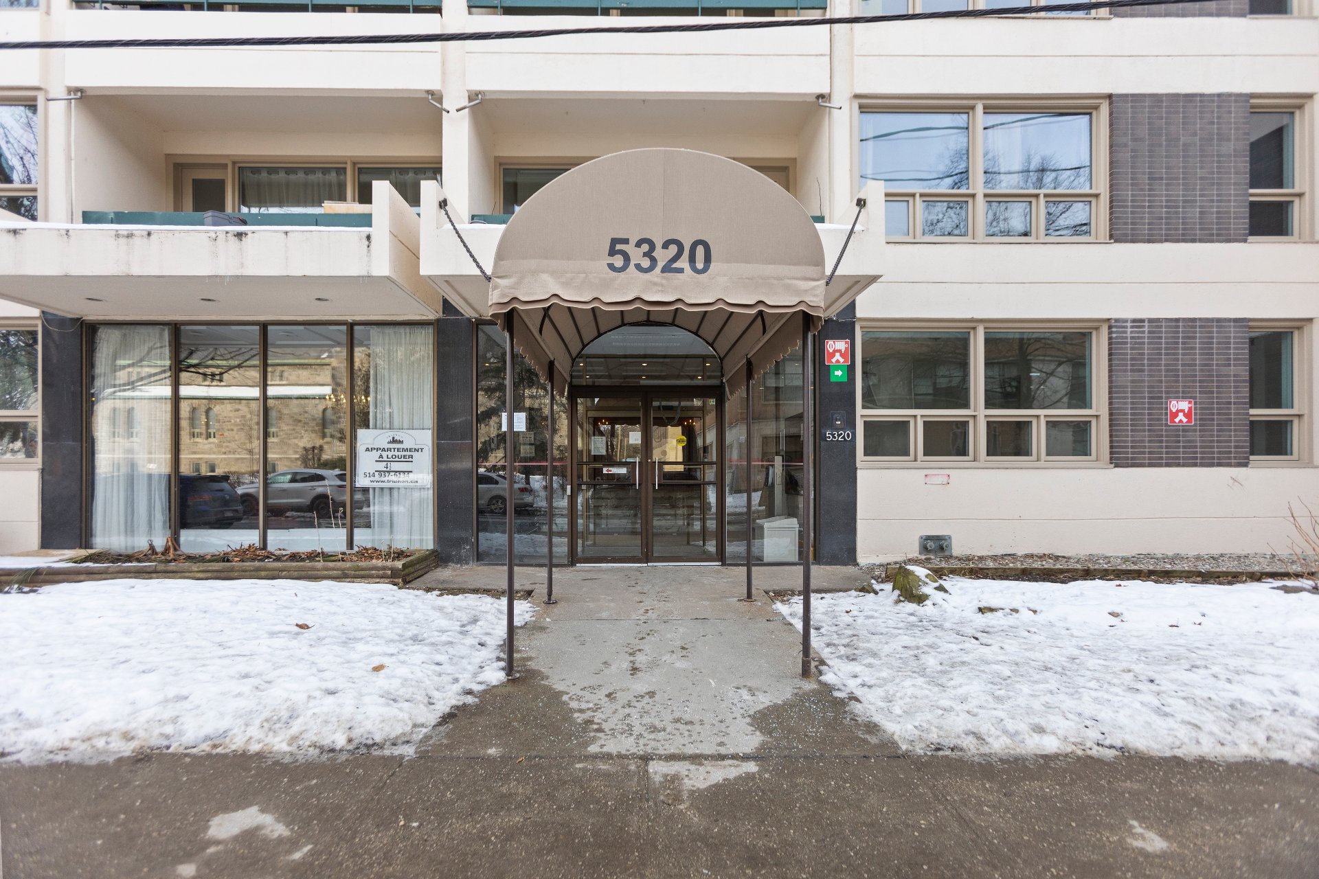 Côte-Saint-Luc, QC H3X 2W2, Canada, 2 Bedrooms Bedrooms, ,2 BathroomsBathrooms,Residential,Active,18206