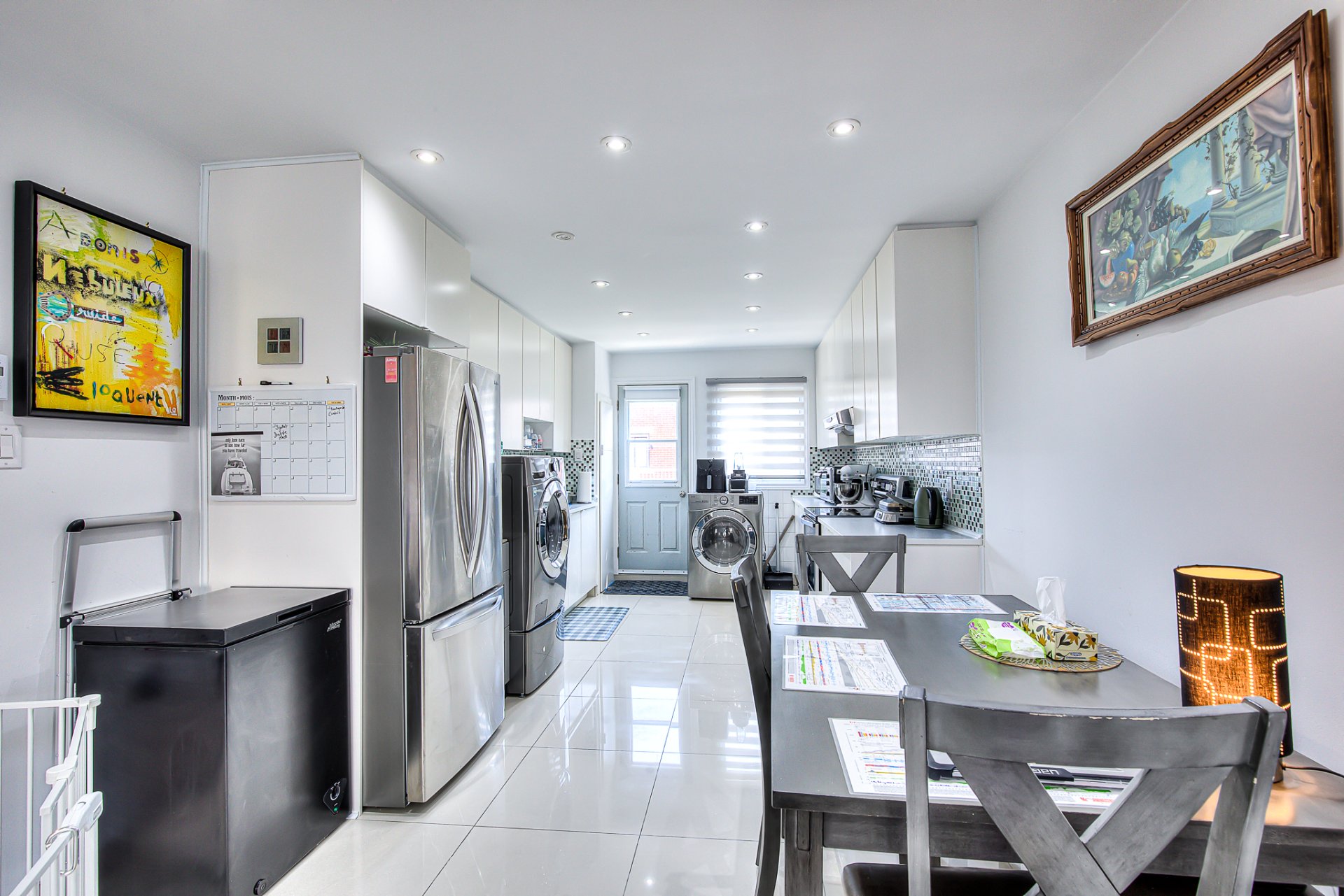 Montréal (Villeray/Saint-Michel/Parc-Extension), QC H3N 2V2, Canada, 6 Bedrooms Bedrooms, ,2 BathroomsBathrooms,Residential,Active,52918