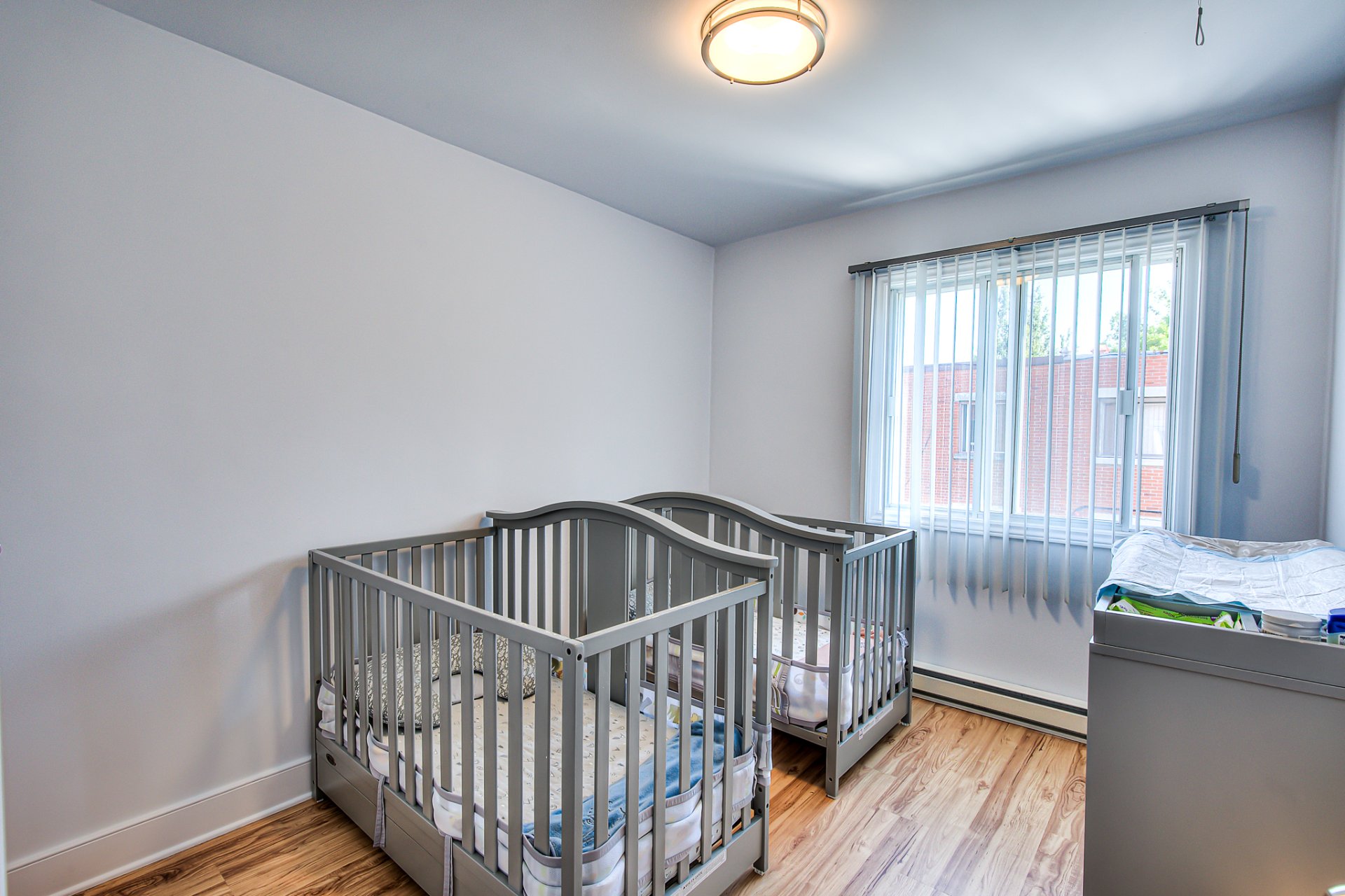 Montréal (Villeray/Saint-Michel/Parc-Extension), QC H3N 2V2, Canada, 6 Bedrooms Bedrooms, ,2 BathroomsBathrooms,Residential,Active,52918