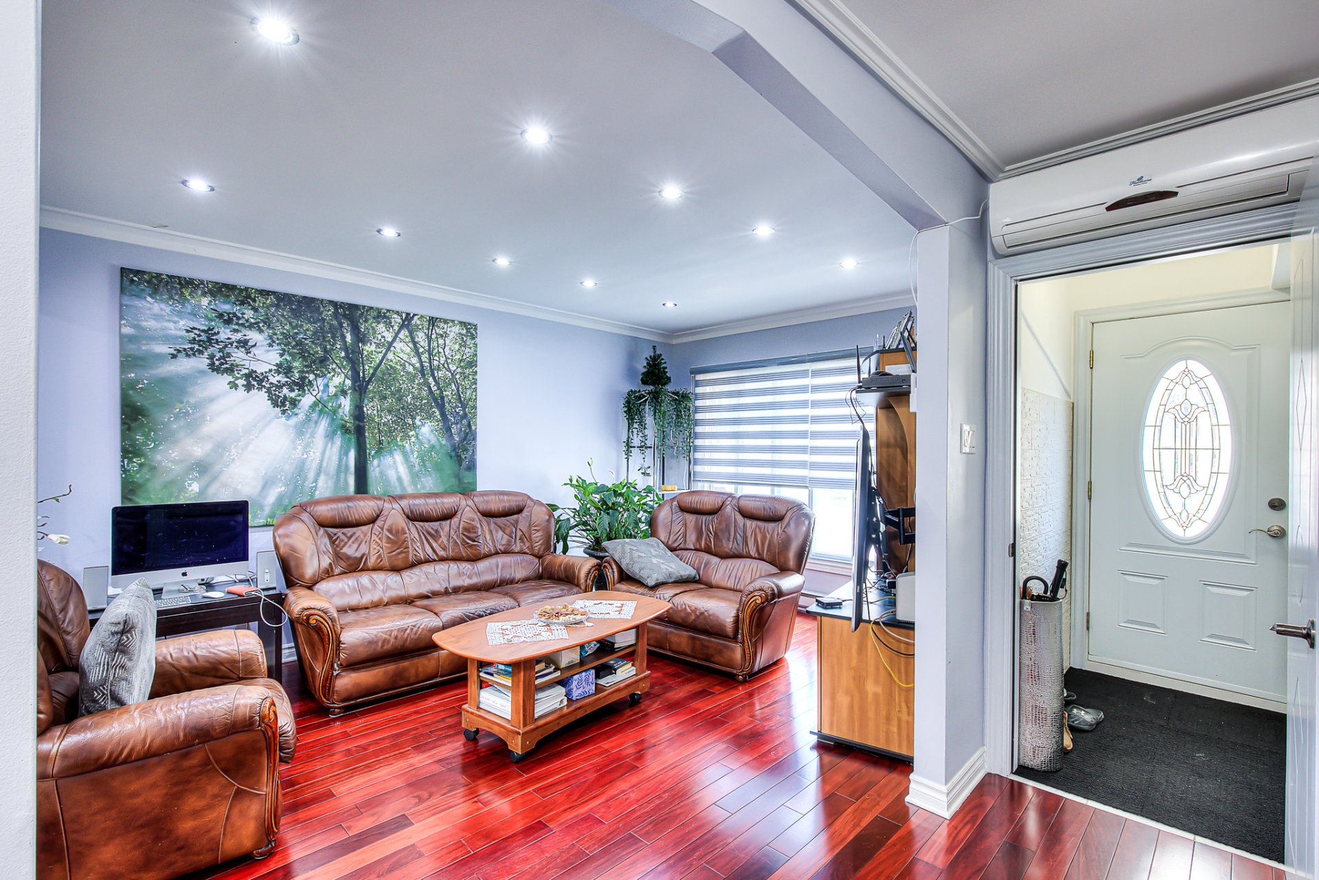 Montréal (Villeray/Saint-Michel/Parc-Extension), QC H3N 2V2, Canada, 6 Bedrooms Bedrooms, ,2 BathroomsBathrooms,Residential,Active,52918