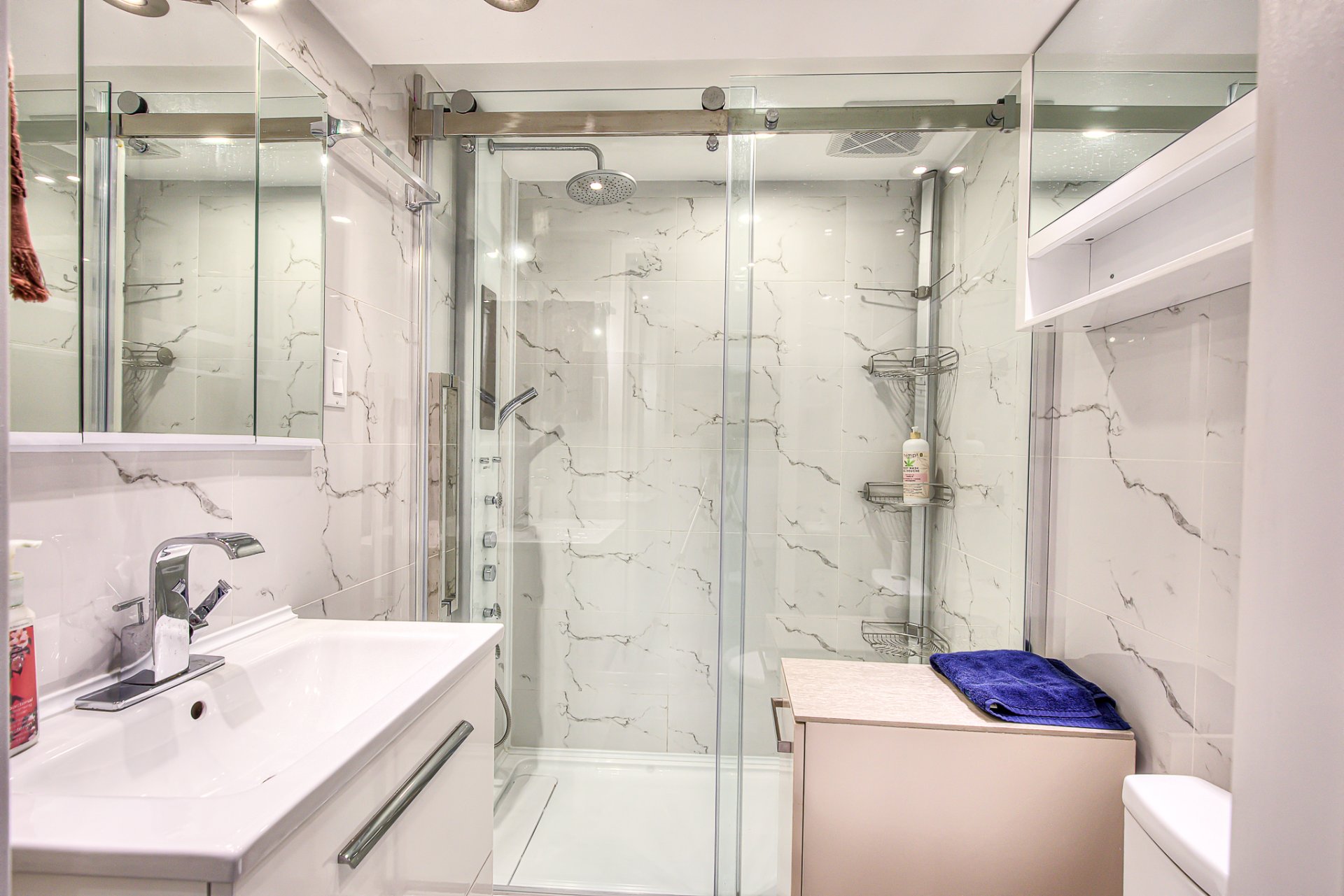 Montréal (Villeray/Saint-Michel/Parc-Extension), QC H3N 2V2, Canada, 6 Bedrooms Bedrooms, ,2 BathroomsBathrooms,Residential,Active,52918