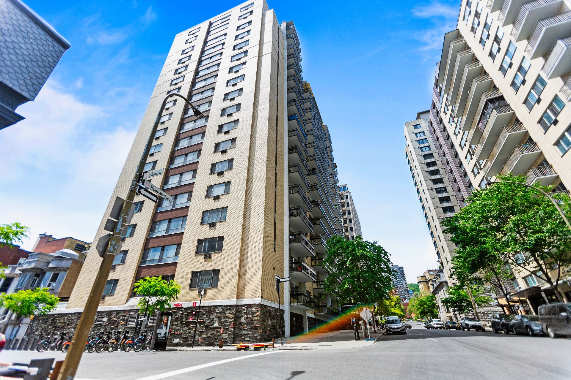 Montréal (Ville-Marie), QC H3H 2J8, Canada, 1 Bedroom Bedrooms, ,1 BathroomBathrooms,Residential,Active,46253