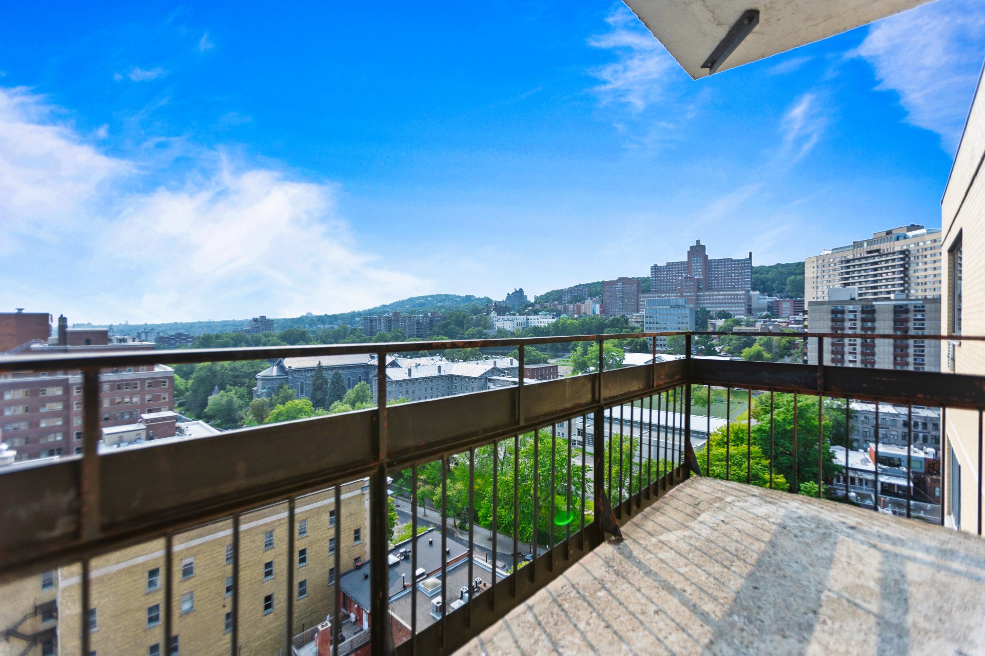 Montréal (Ville-Marie), QC H3H 2J8, Canada, 1 Bedroom Bedrooms, ,1 BathroomBathrooms,Residential,Active,46253