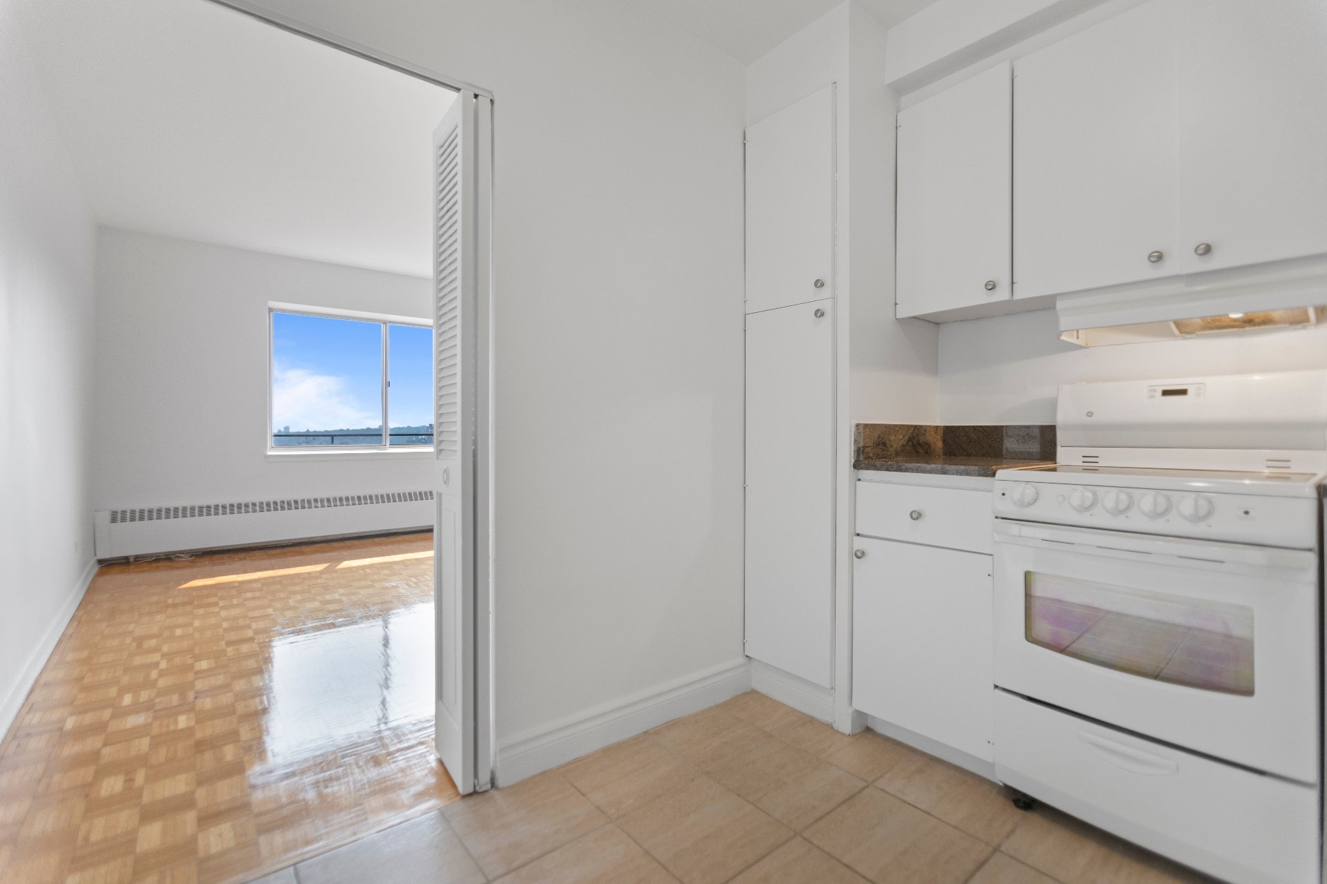 Montréal (Ville-Marie), QC H3H 2J8, Canada, 1 Bedroom Bedrooms, ,1 BathroomBathrooms,Residential,Active,46253