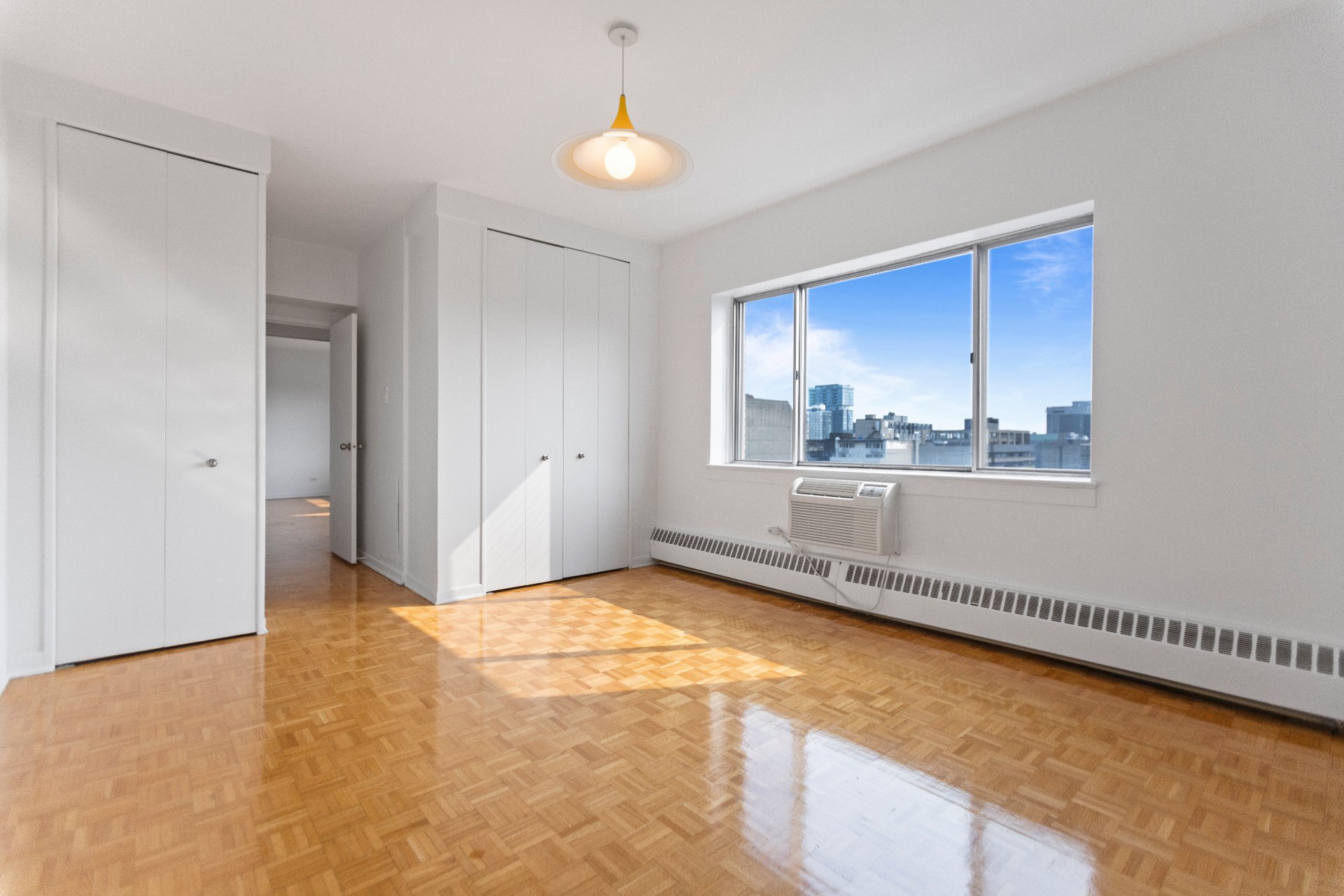 Montréal (Ville-Marie), QC H3H 2J8, Canada, 1 Bedroom Bedrooms, ,1 BathroomBathrooms,Residential,Active,46253