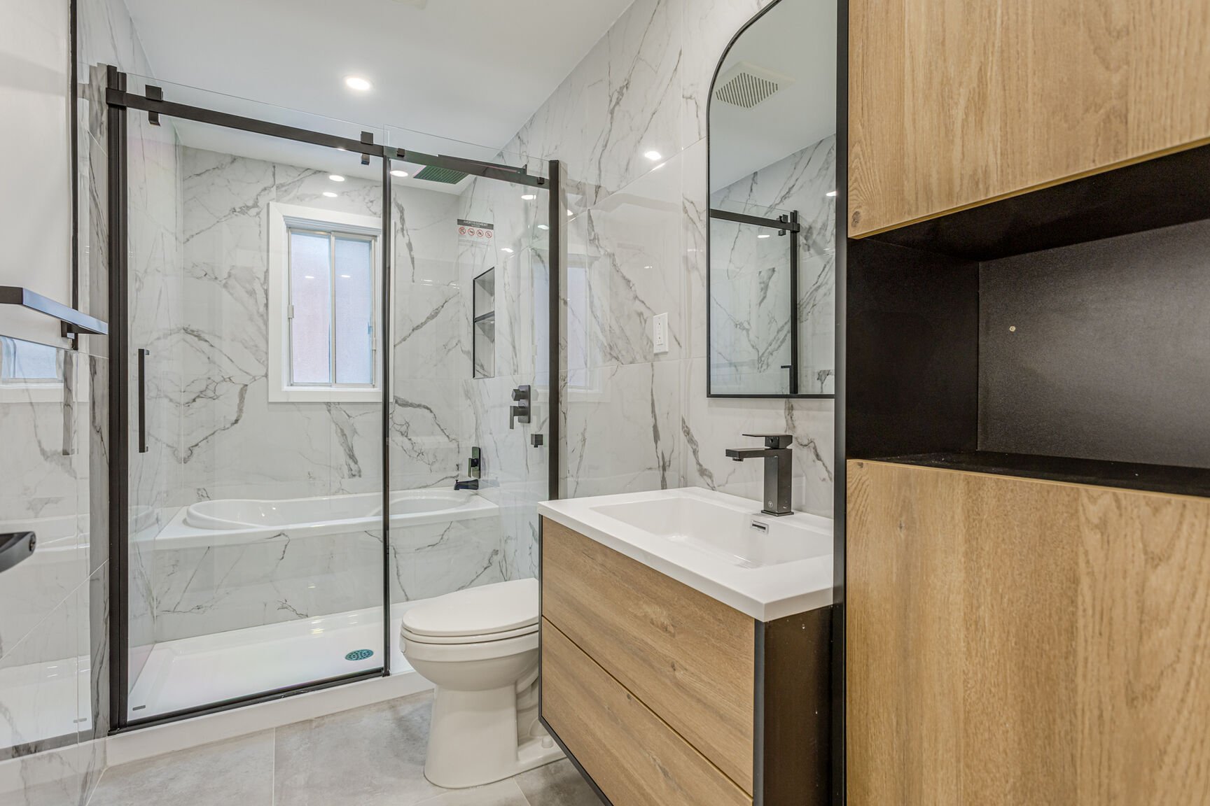 Montréal (Le Sud-Ouest), QC H4E 3C5, Canada, 4 Bedrooms Bedrooms, ,1 BathroomBathrooms,Residential,Active,132399