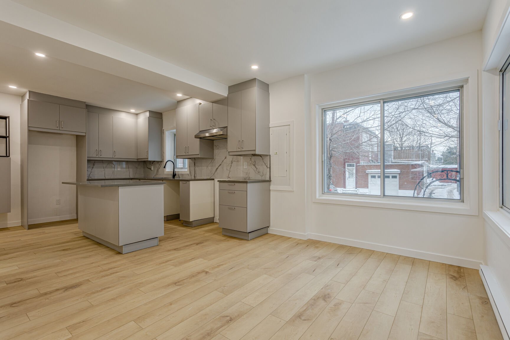 Montréal (Le Sud-Ouest), QC H4E 3C5, Canada, 4 Bedrooms Bedrooms, ,1 BathroomBathrooms,Residential,Active,132399